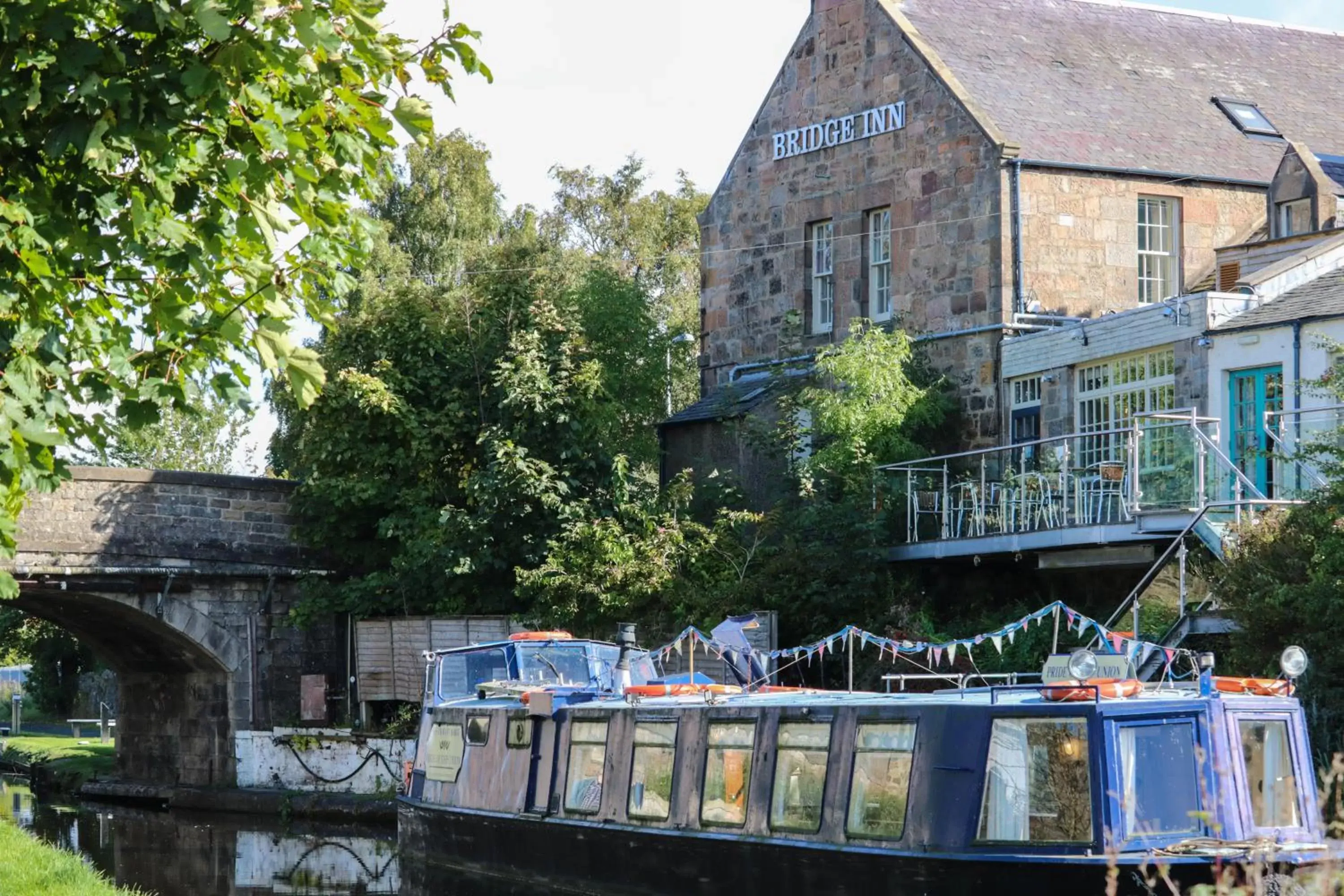 Property Building in The Bridge Inn