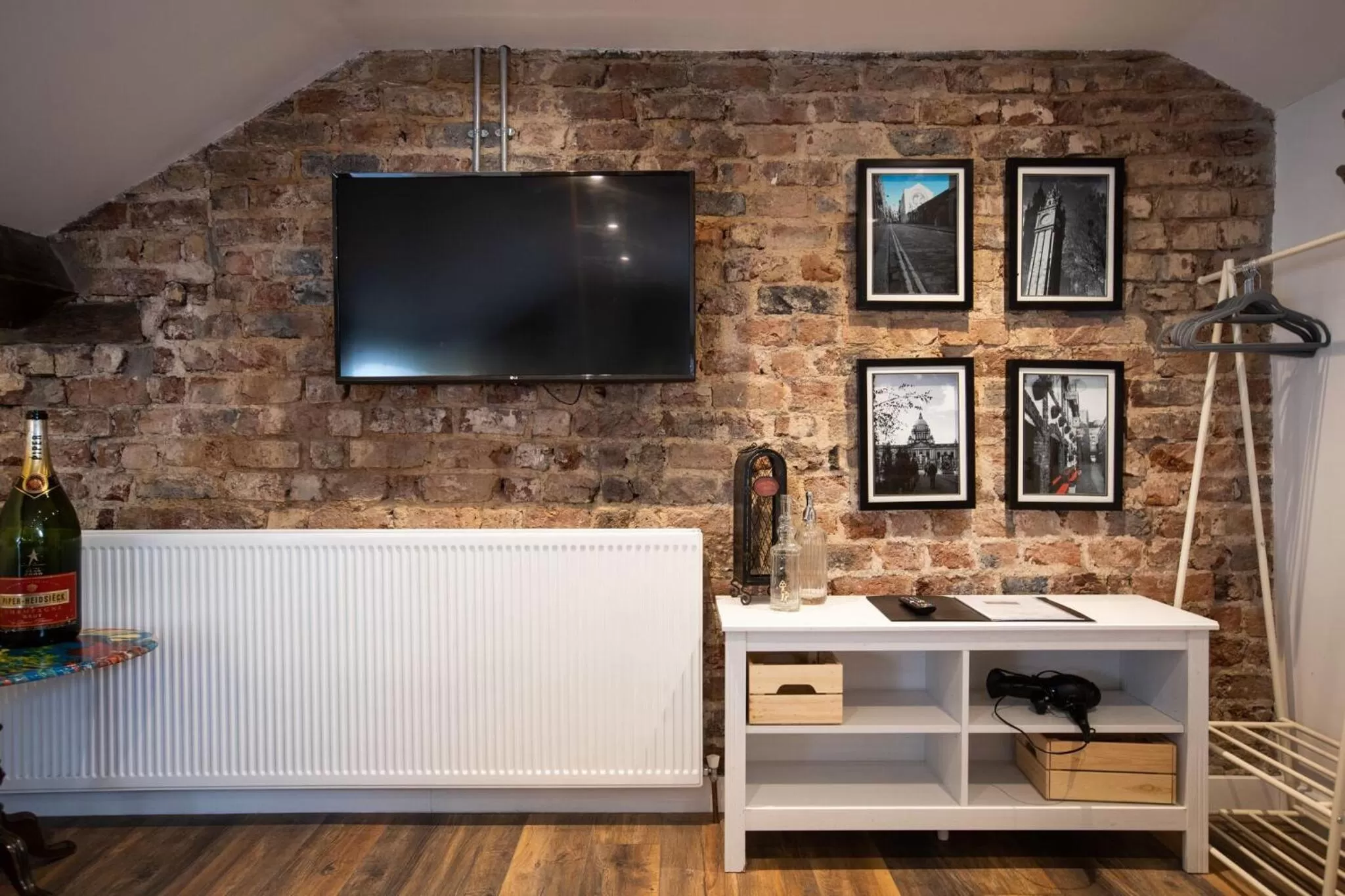 TV and multimedia in The Warren Belfast