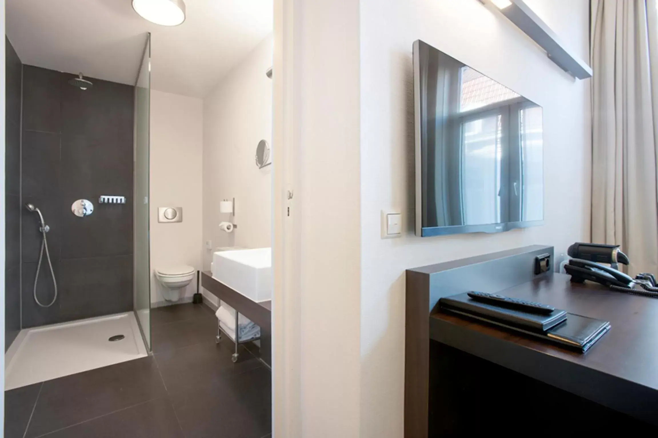 Photo of the whole room, Bathroom in BEAUMONT Maastricht