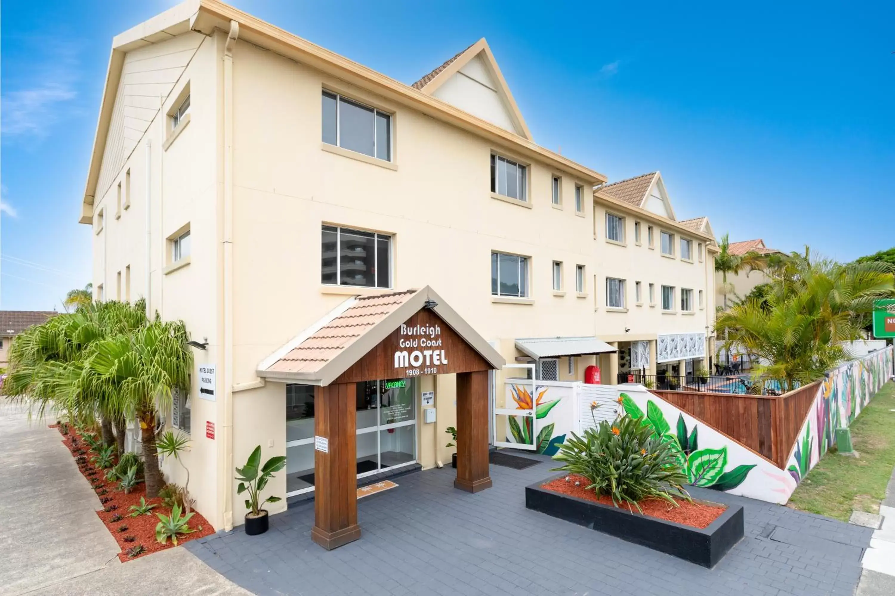 Property Building in Burleigh Gold Coast Motel