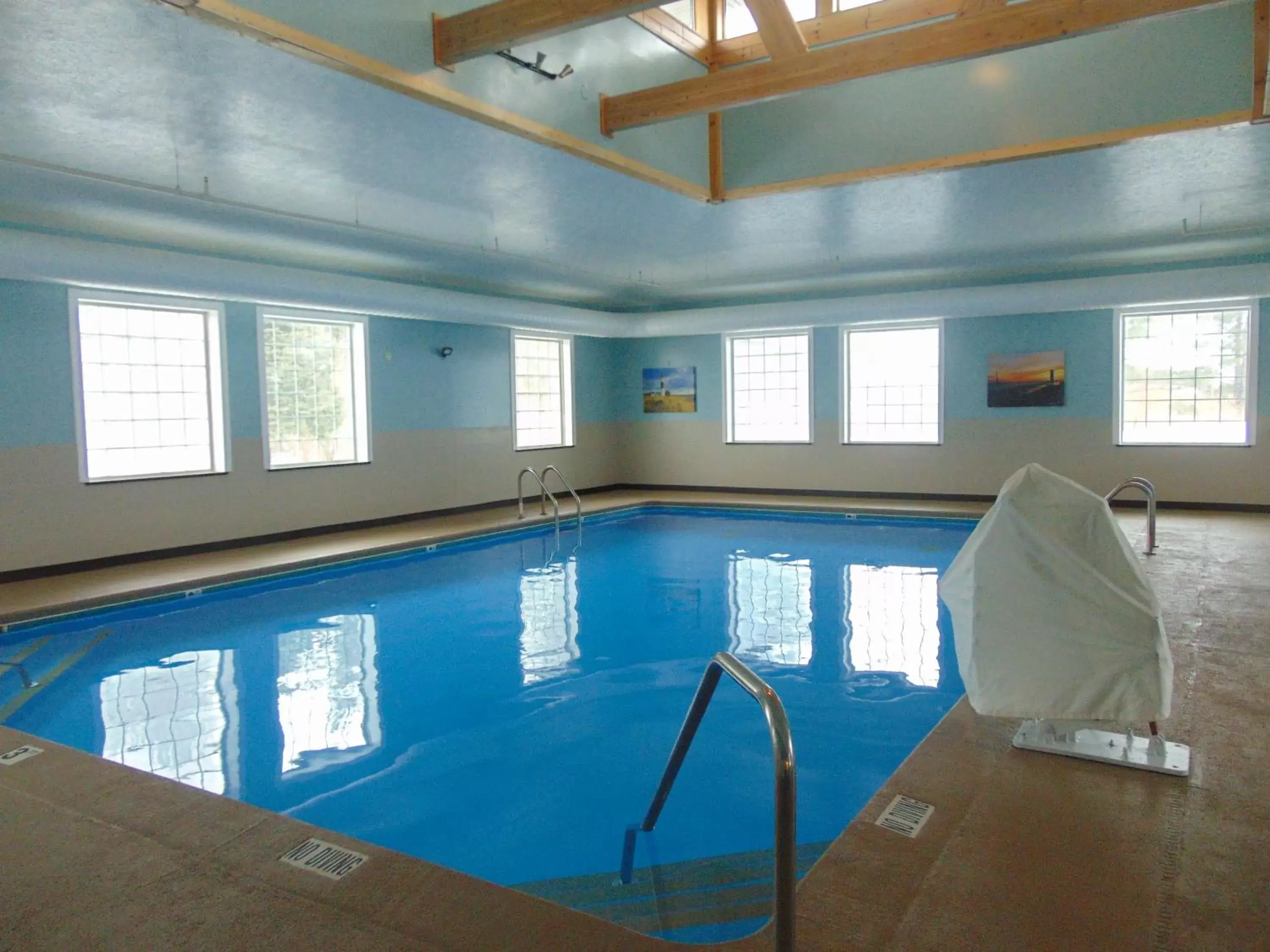 Swimming pool in Days Inn by Wyndham Pentwater Swimming pool in Days Inn by Wyndham Pentwater