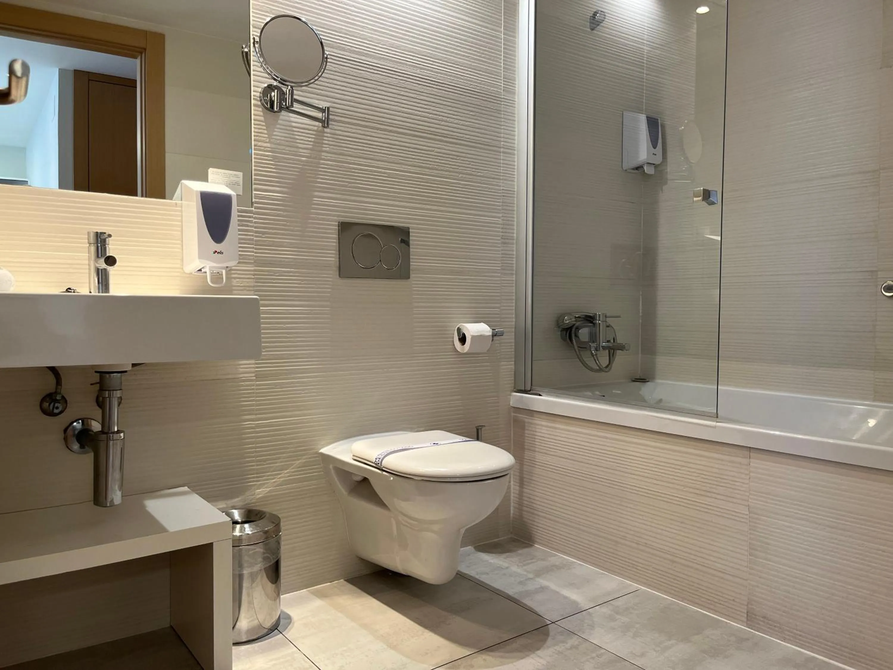 Bathroom in Ágora Spa & Resort