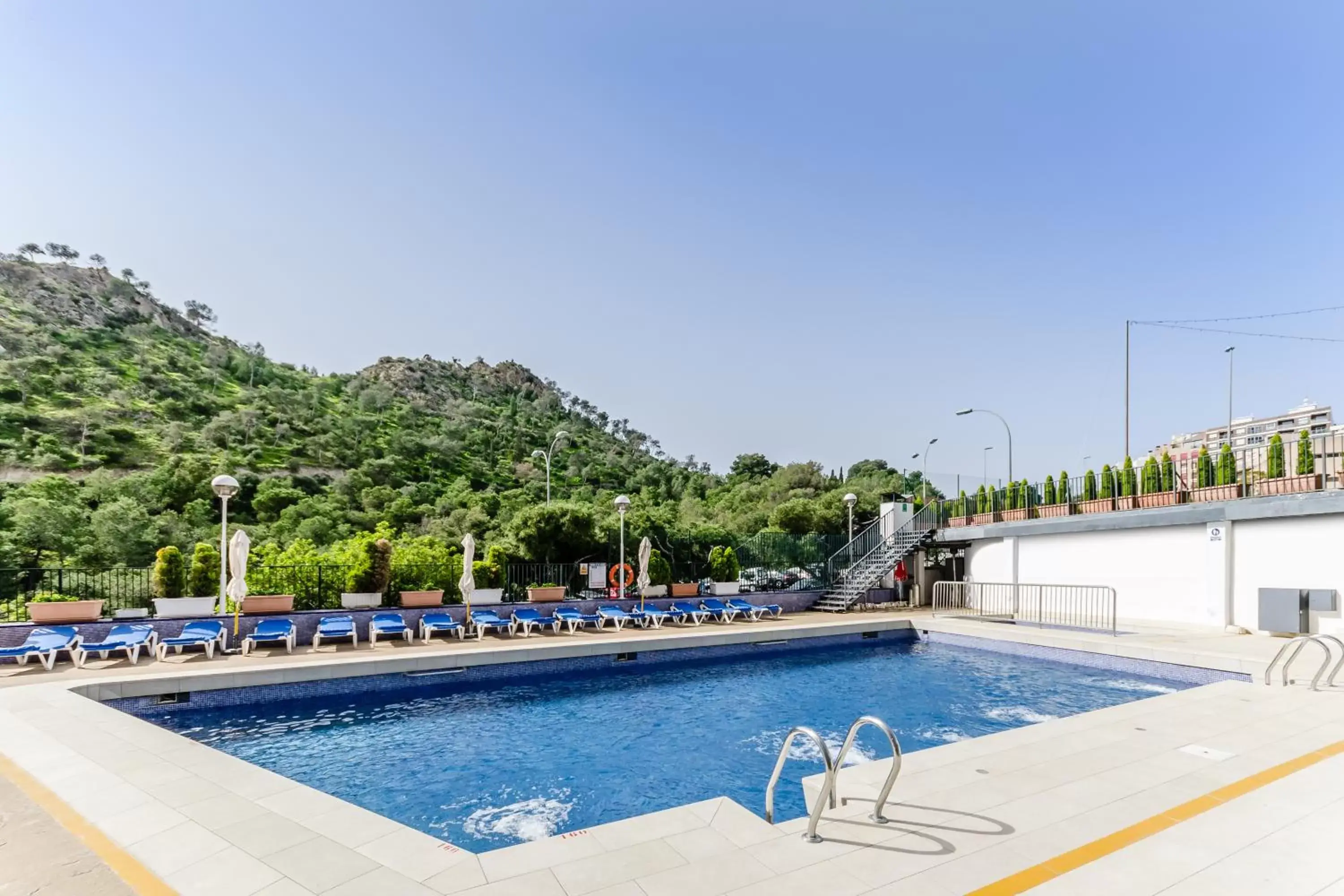 Patio, Swimming Pool in Hotel Maya Alicante
