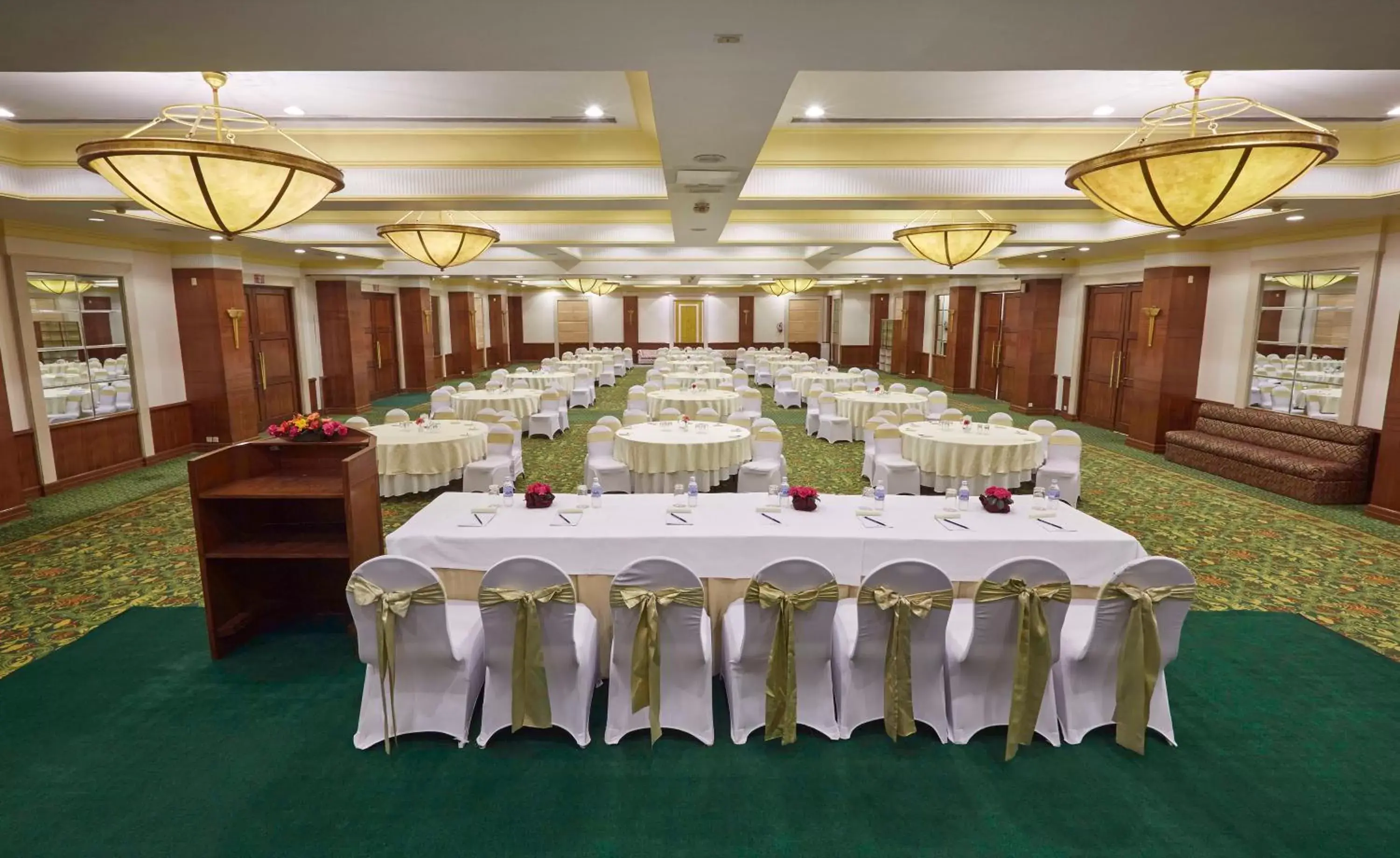 Business facilities, Banquet Facilities in The Everest Hotel