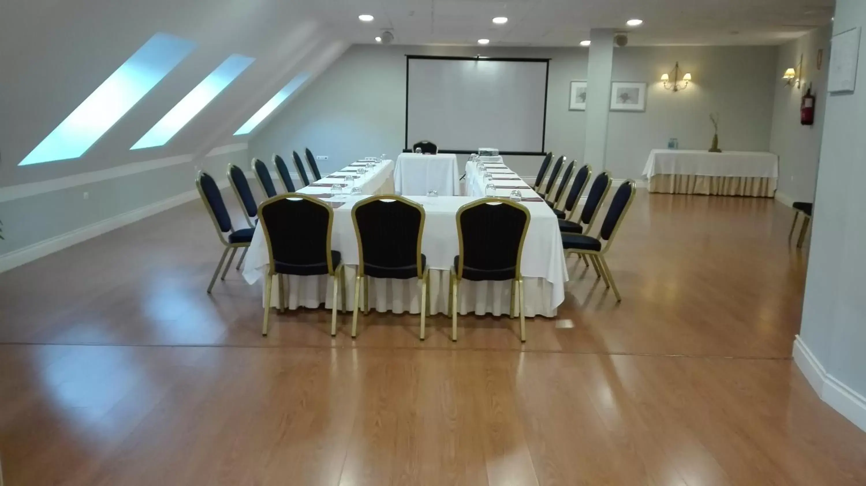 Meeting/conference room in FC Infantas de León