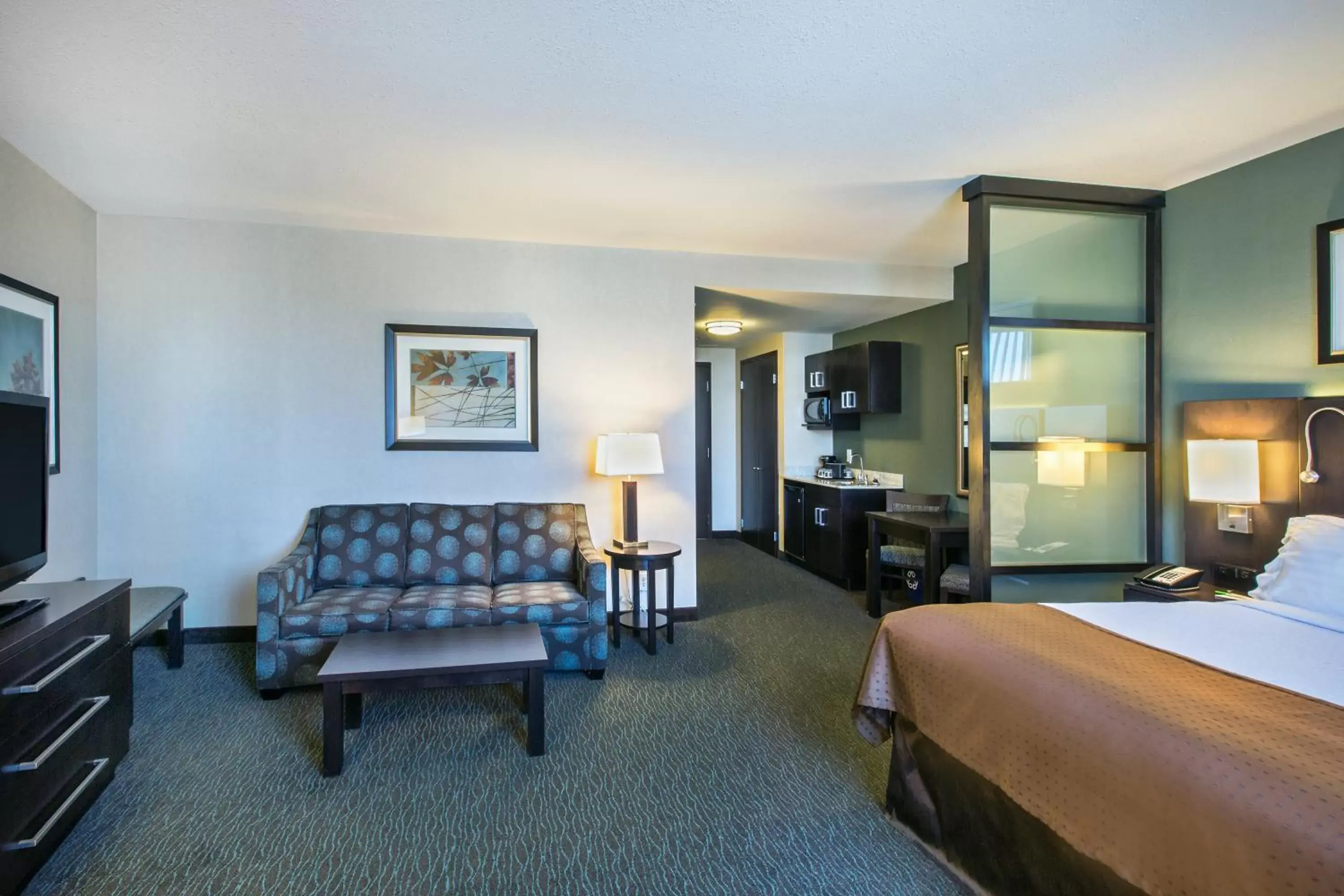 Photo of the whole room, Seating Area in Holiday Inn Saskatoon Downtown, an IHG Hotel