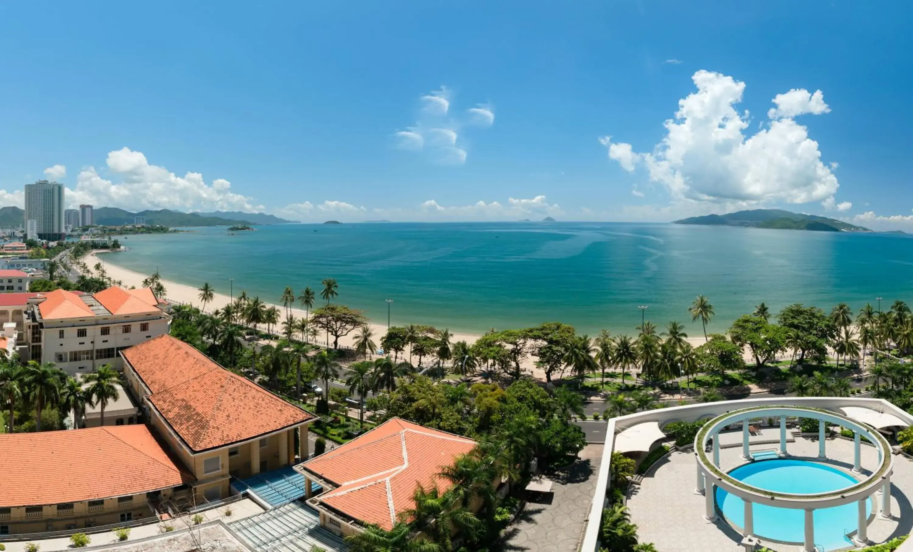 Swimming pool, Bird's-eye View in Sunrise Nha Trang Beach Hotel & Spa