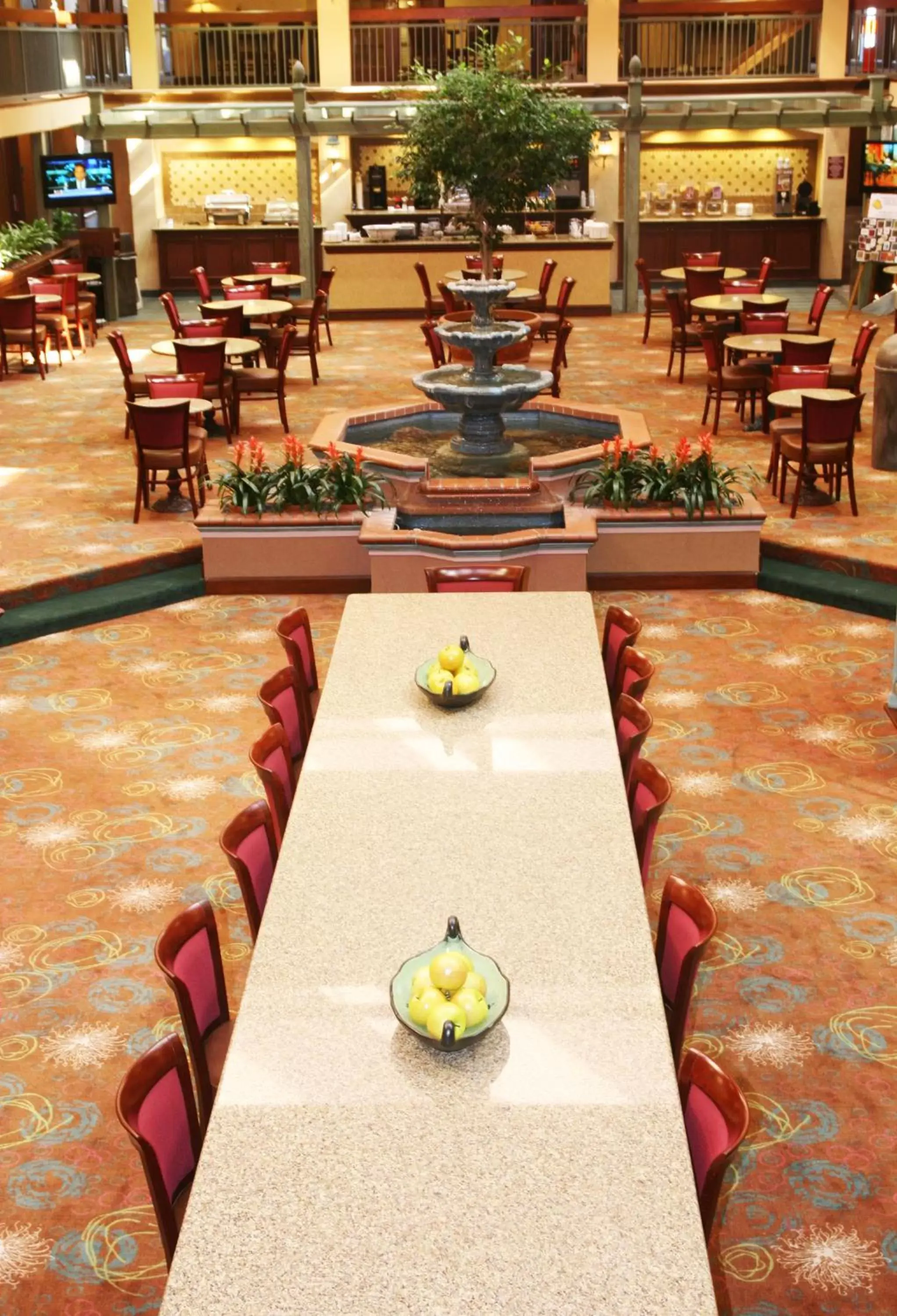 Balcony/Terrace, Restaurant/Places to Eat in Auburn Place Hotel & Suites Cape Girardeau