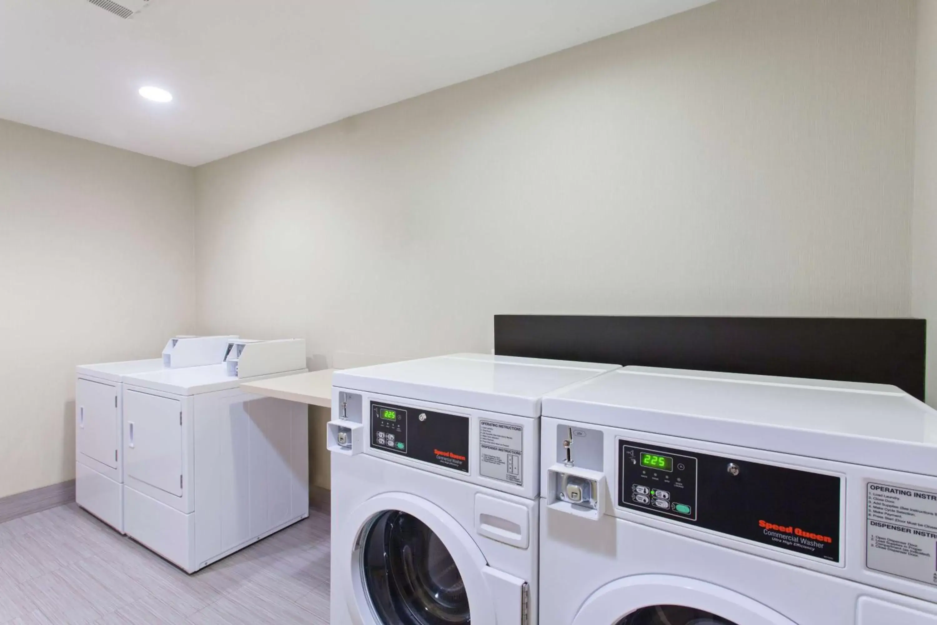 Property building in Hampton Inn Morgan Hill Property building in Hampton Inn Morgan Hill