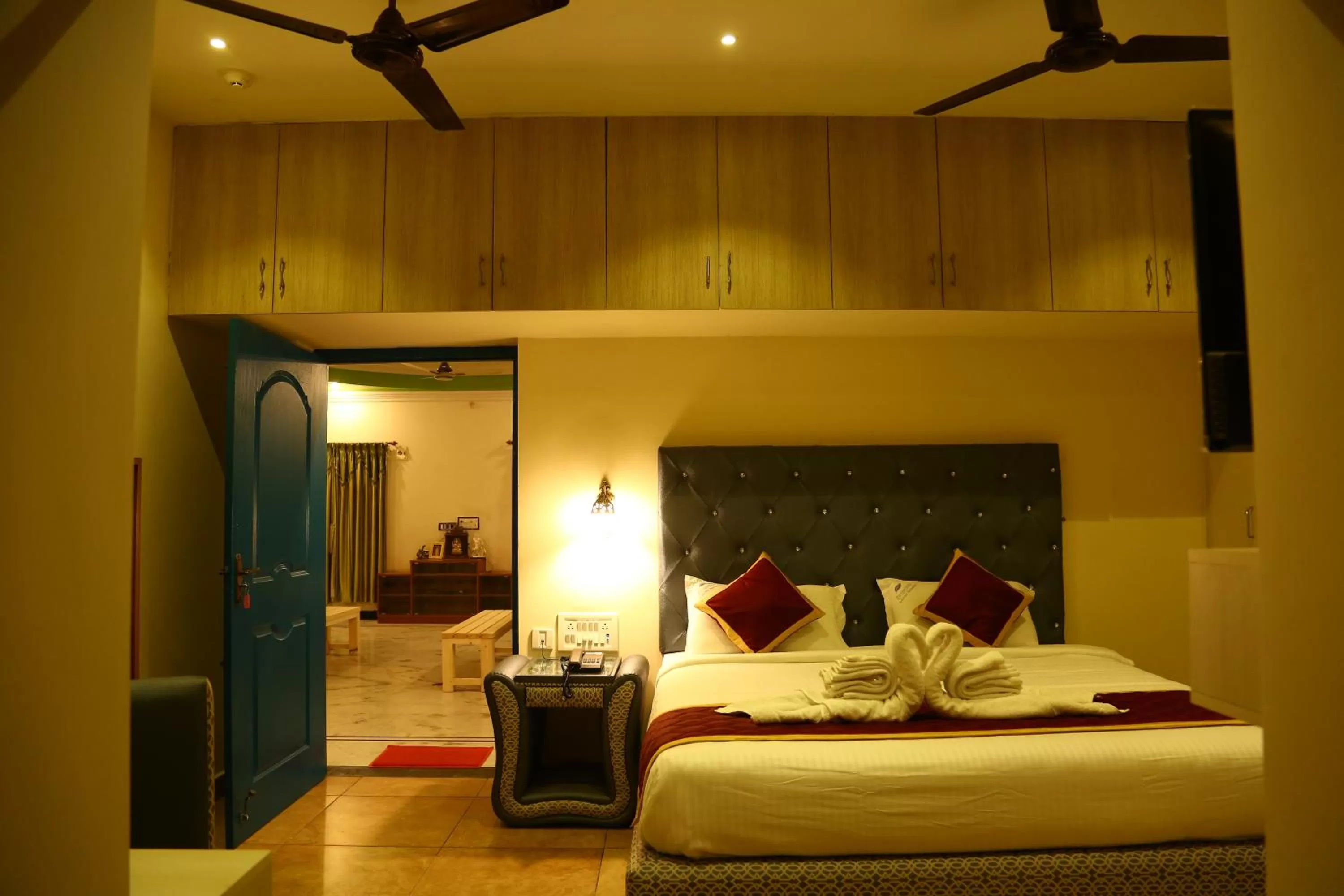 Bed in Zingle Stay Airport Hotel