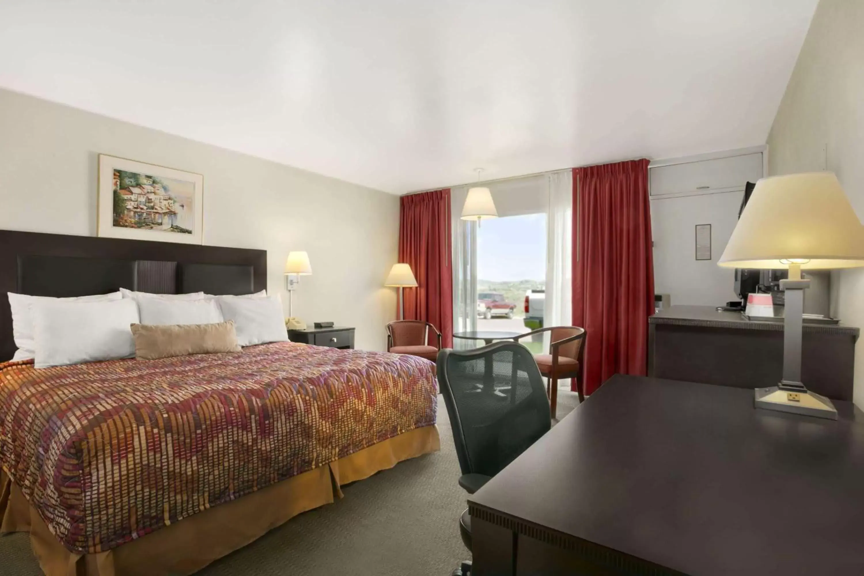 Standard King Room - Smoking in Ramada by Wyndham Washington Standard King Room - Smoking in Ramada by Wyndham Washington