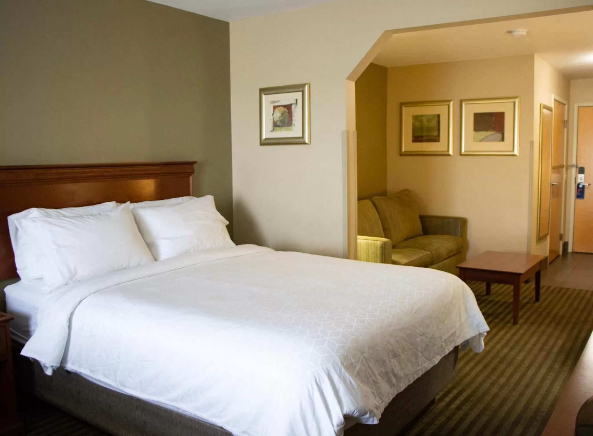 Photo of the whole room, Bed in Holiday Inn Express Walla Walla by IHG