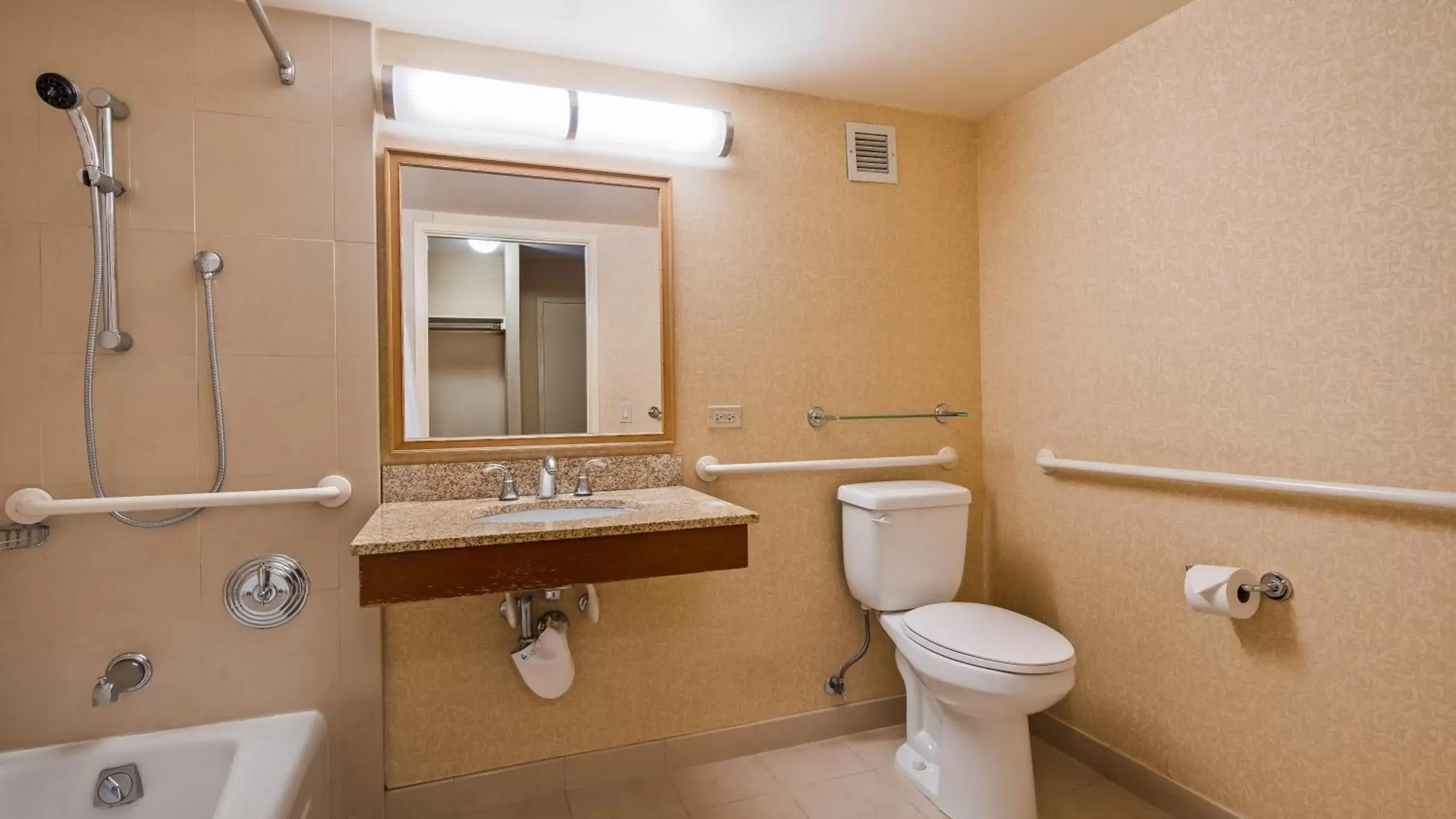 Toilet, Bathroom in Airport Honolulu Hotel