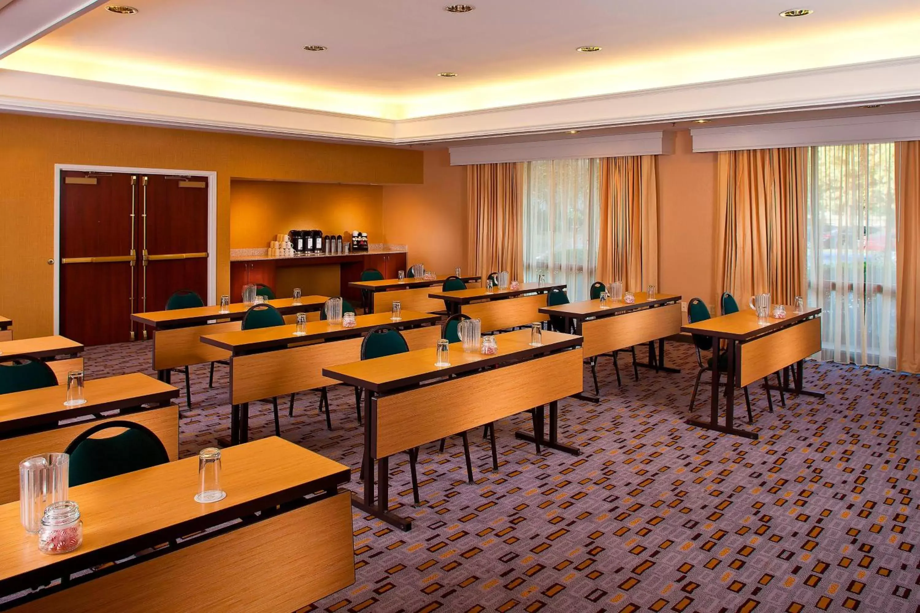 Meeting/conference room, Restaurant/Places to Eat in Courtyard by Marriott Covington / Mandeville