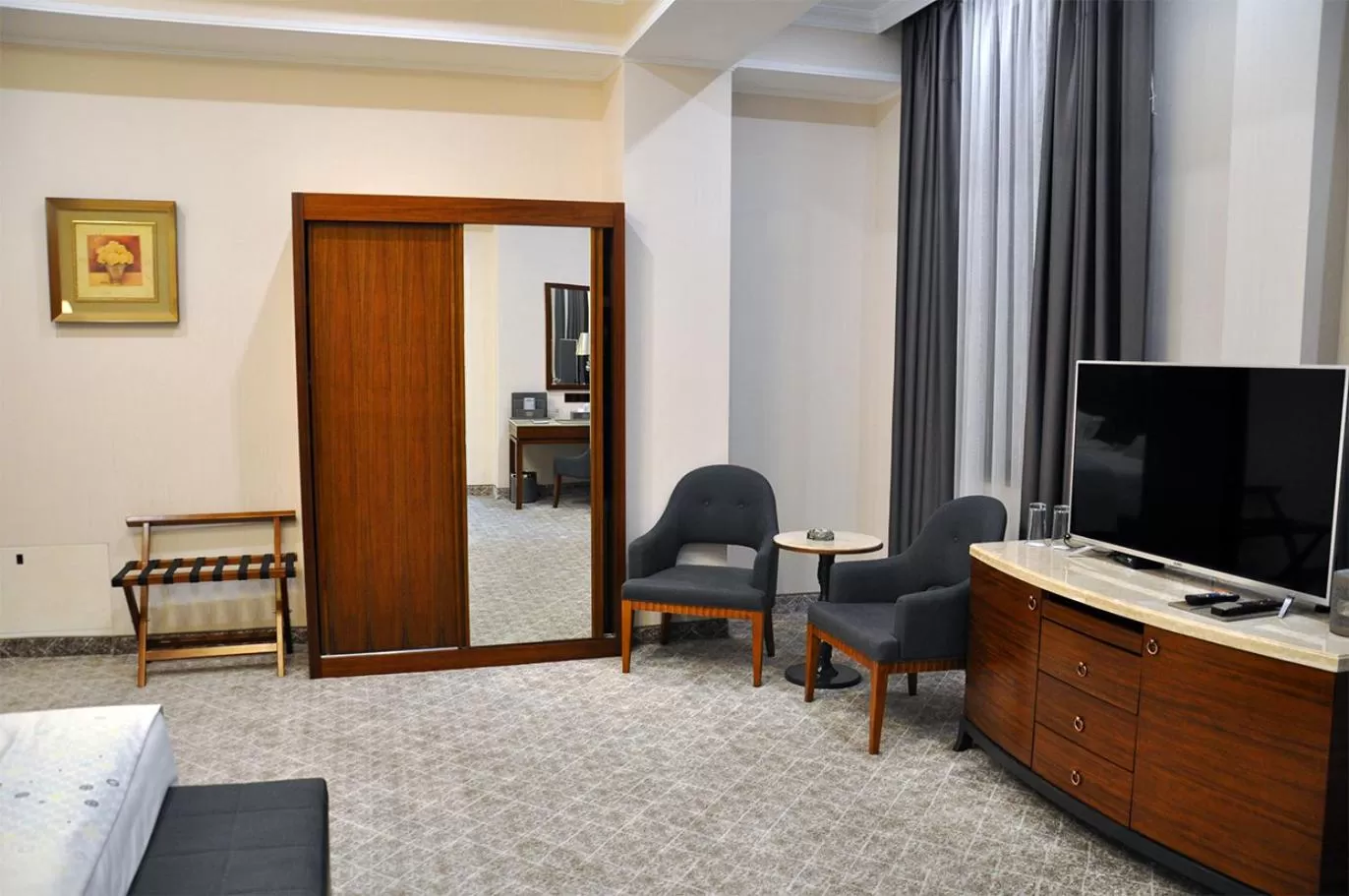 Parliament Palace Hotel