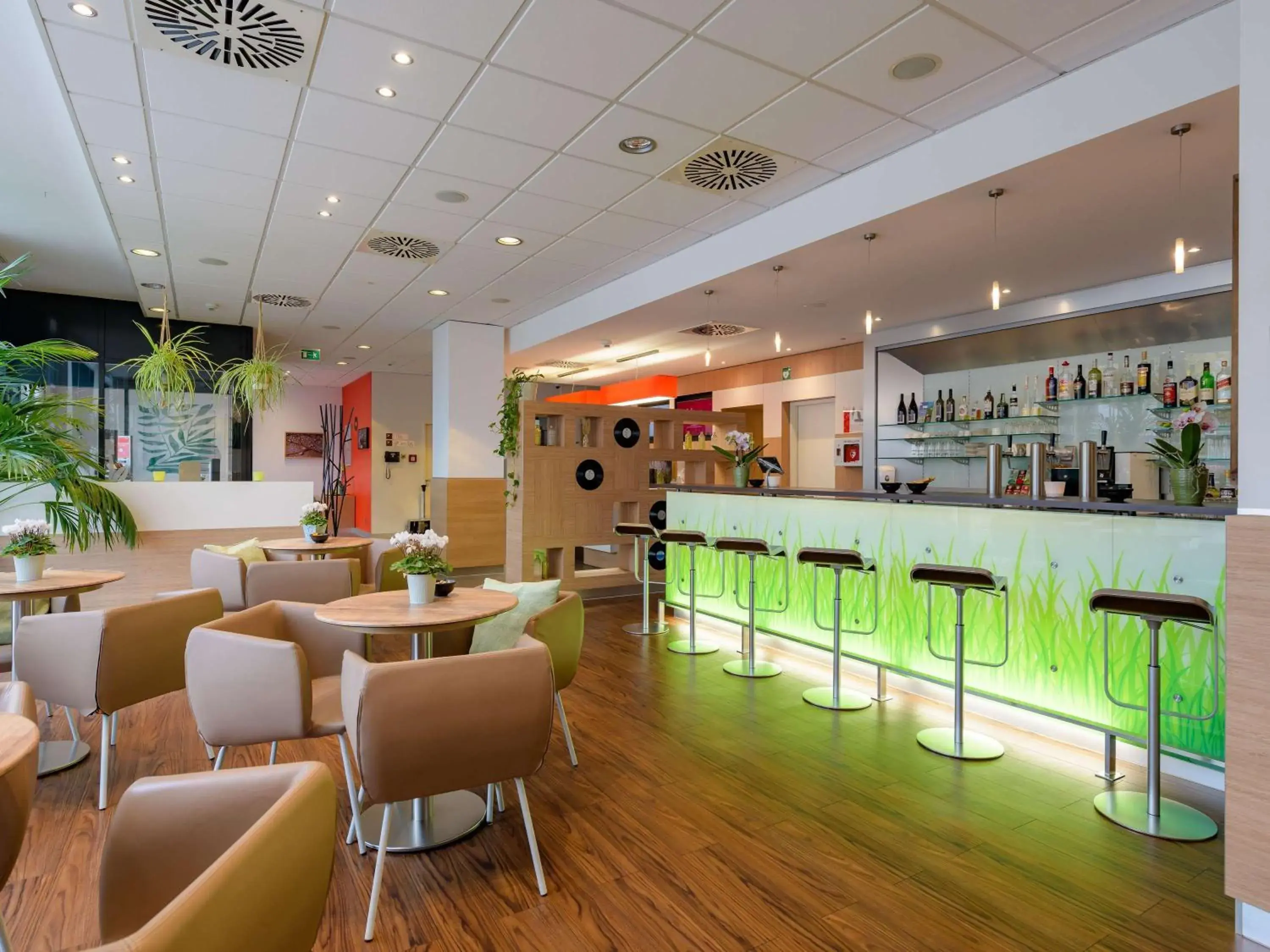 Restaurant/places to eat, Lounge/Bar in ibis Heilbronn City