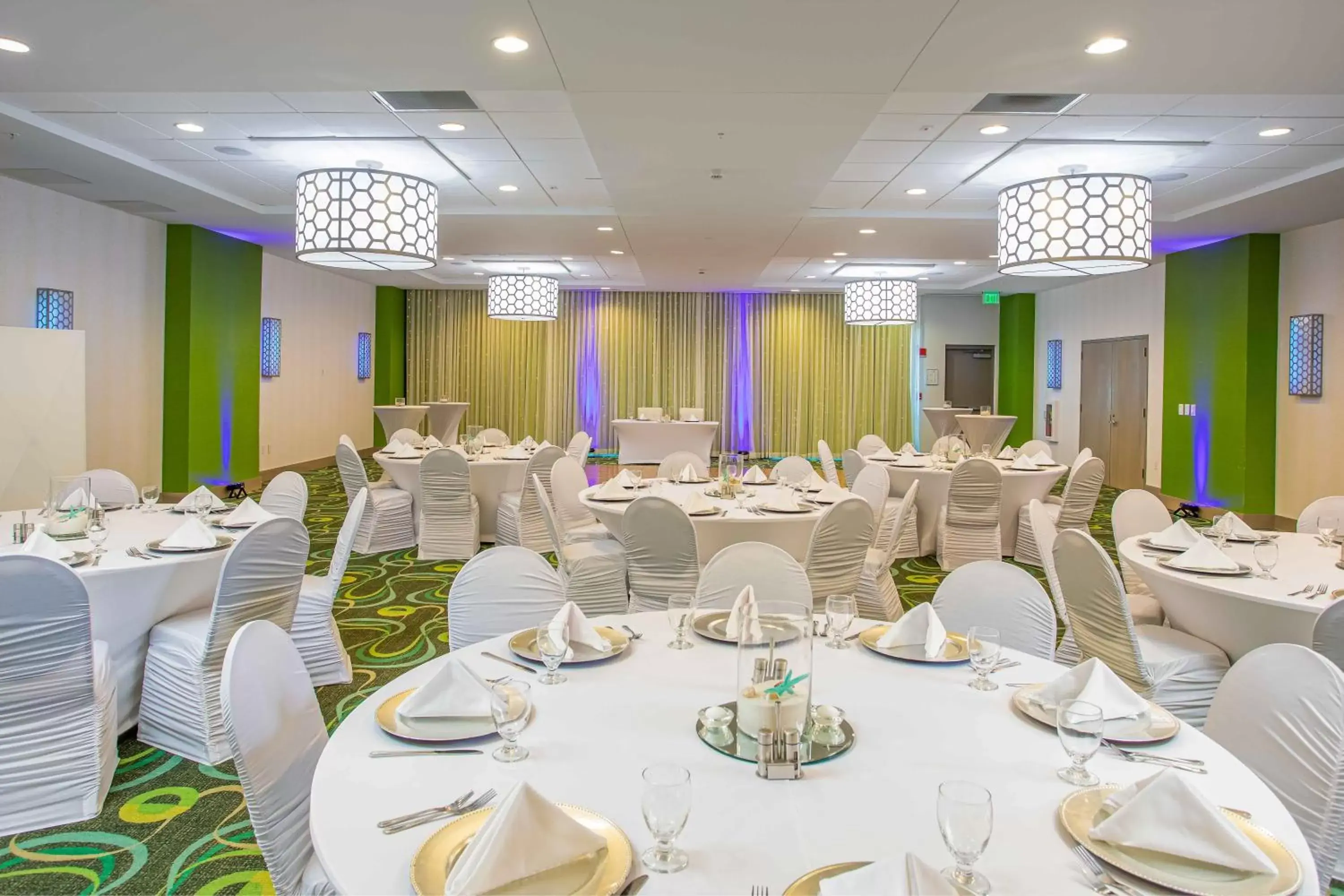 Banquet/Function facilities, Restaurant/Places to Eat in Holiday Inn Resort Fort Walton Beach, an IHG Hotel