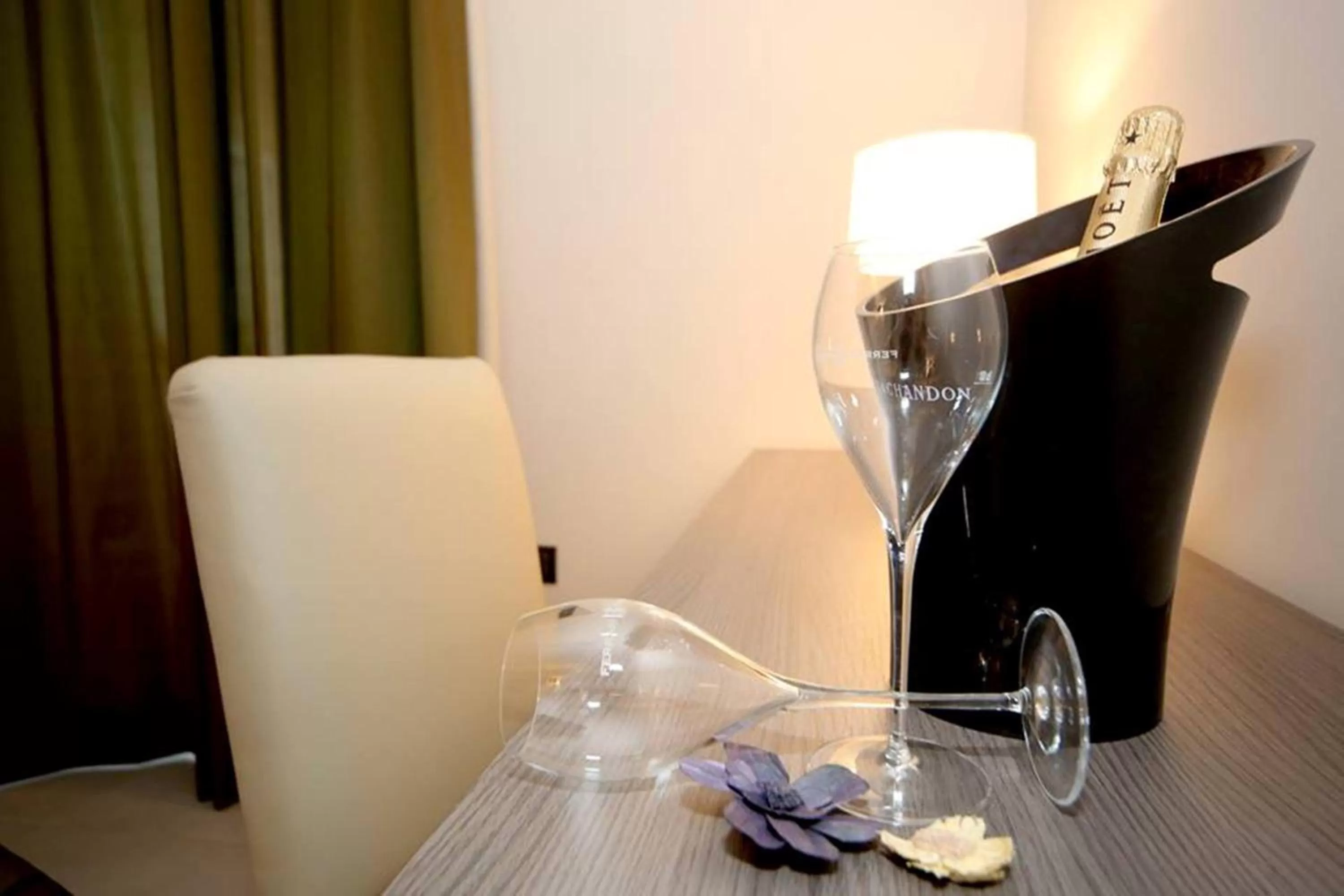 Alcoholic drinks in Victoria Hotel