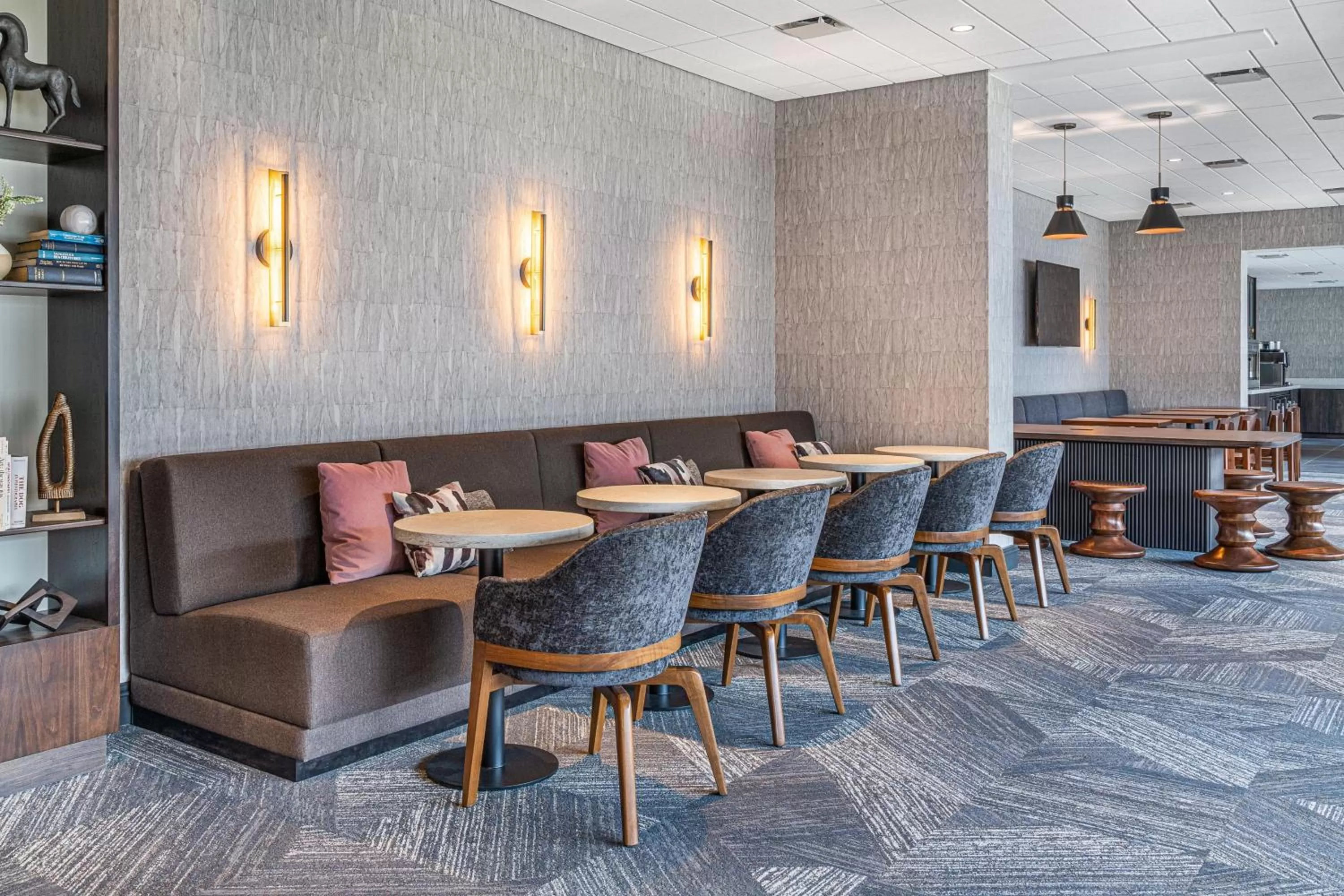 Lounge or bar in Sheraton Reston