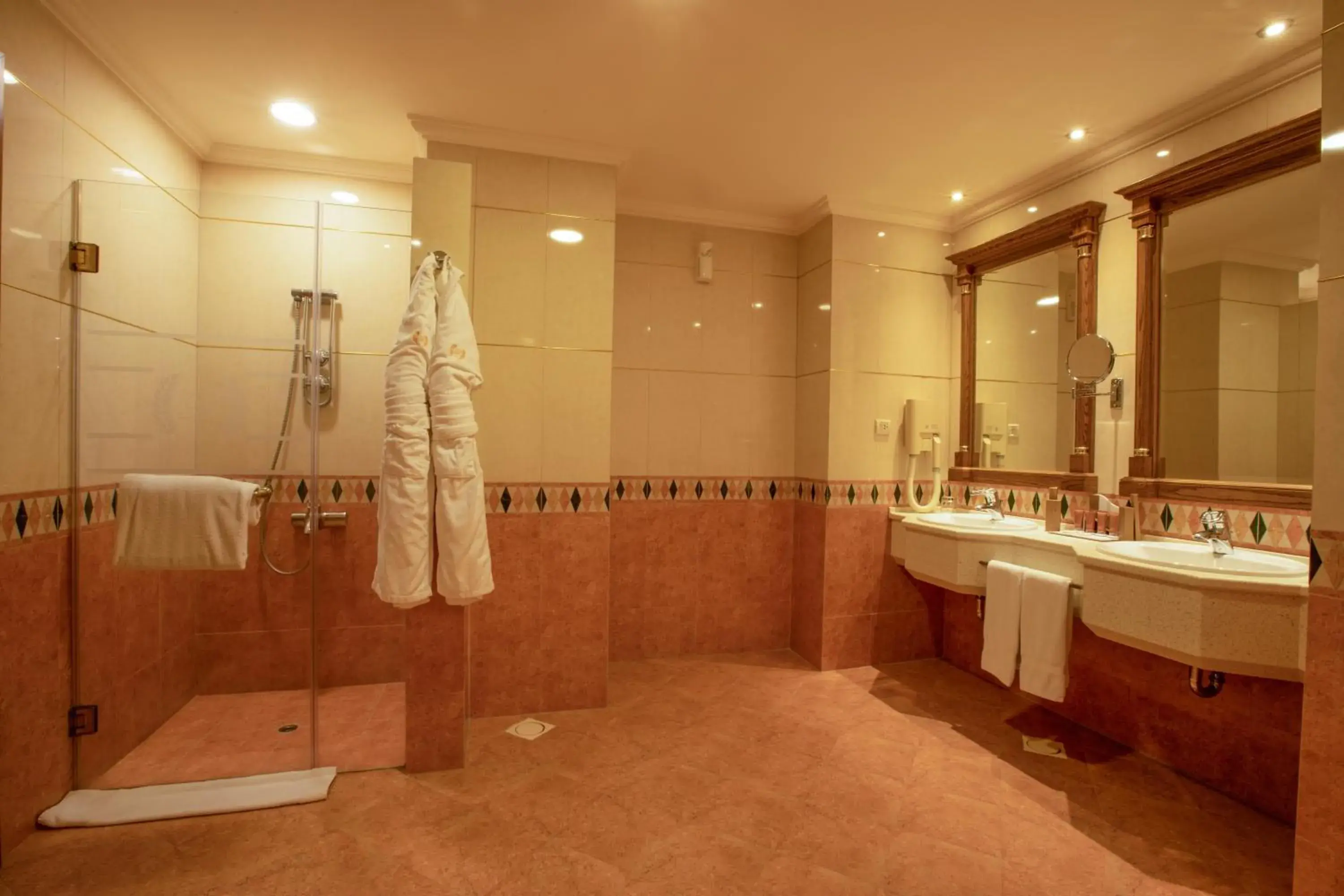 Bathroom in Bristol Amman Hotel