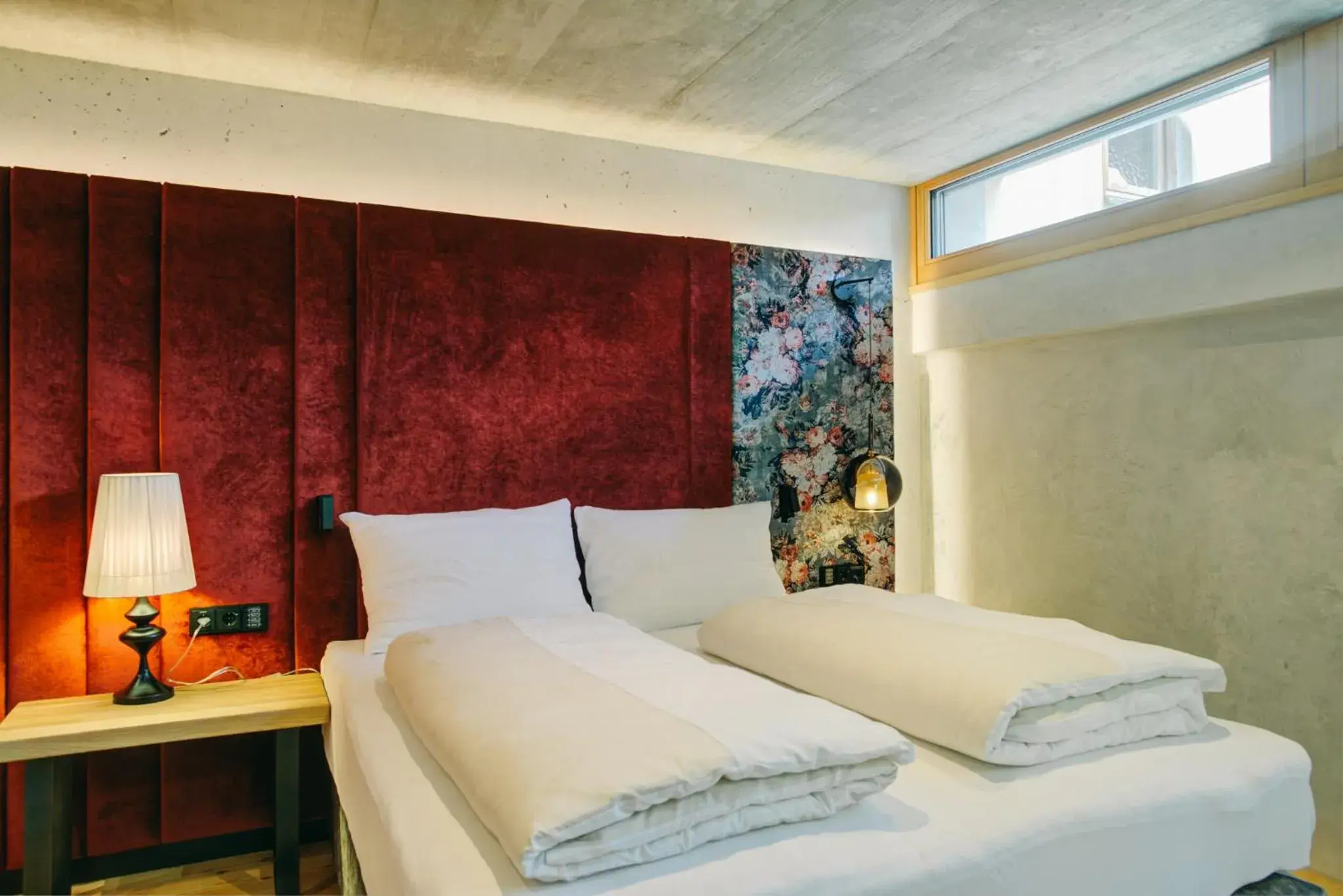Bedroom, Bed in Boutique Hotel im Auracher Lochl