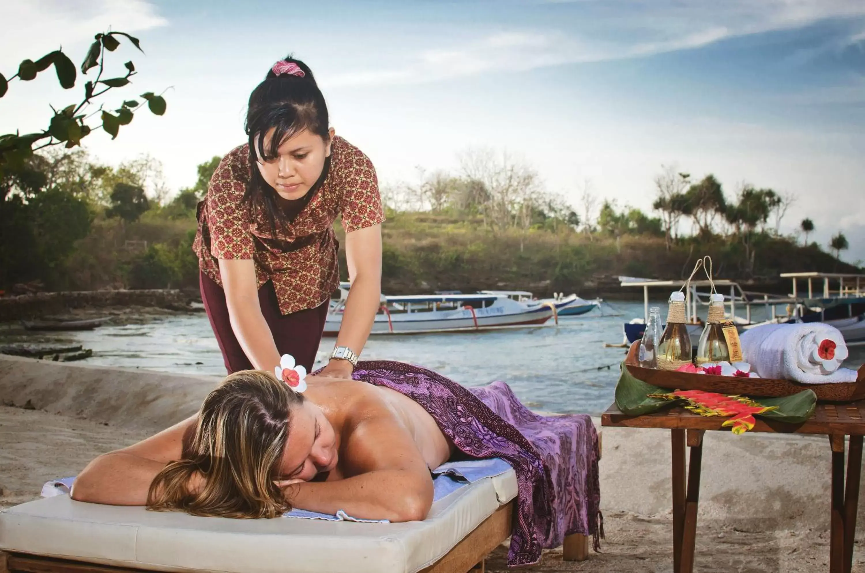 Spa and wellness centre/facilities in Bay Shore Huts