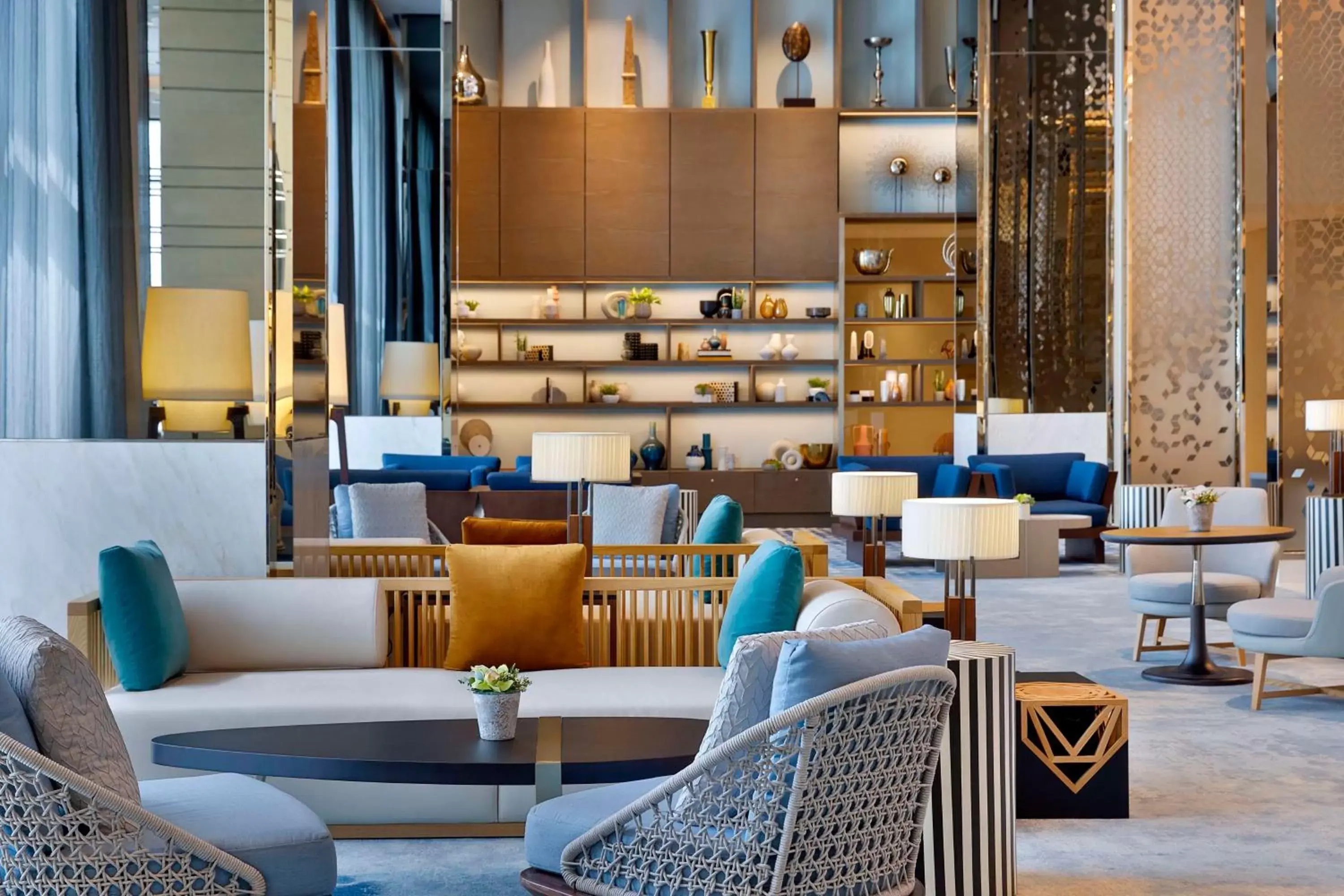 Lobby or reception, Restaurant/Places to Eat in Hilton Abu Dhabi Yas Island