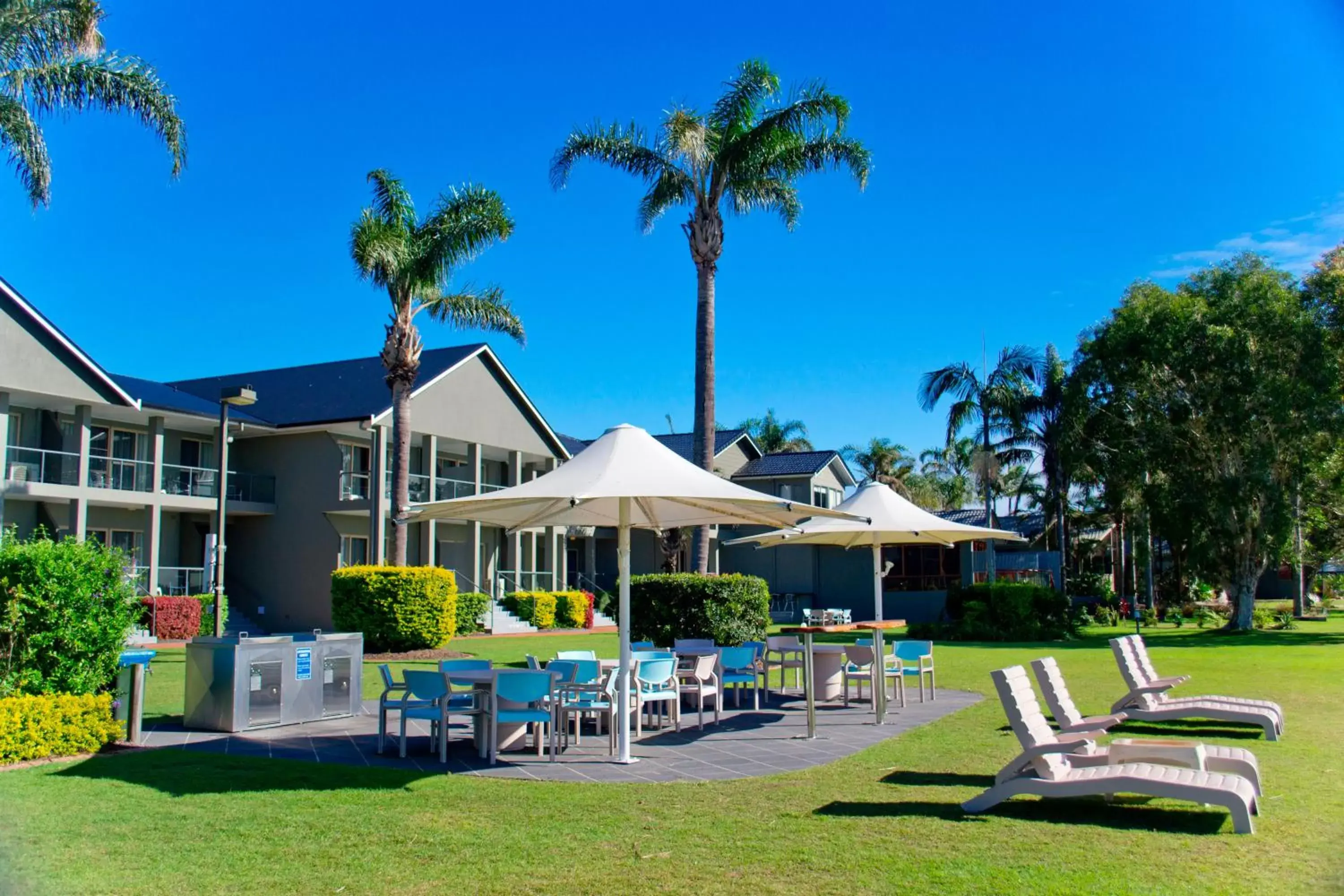 Property building in Moby Dick Waterfront Resort Motel