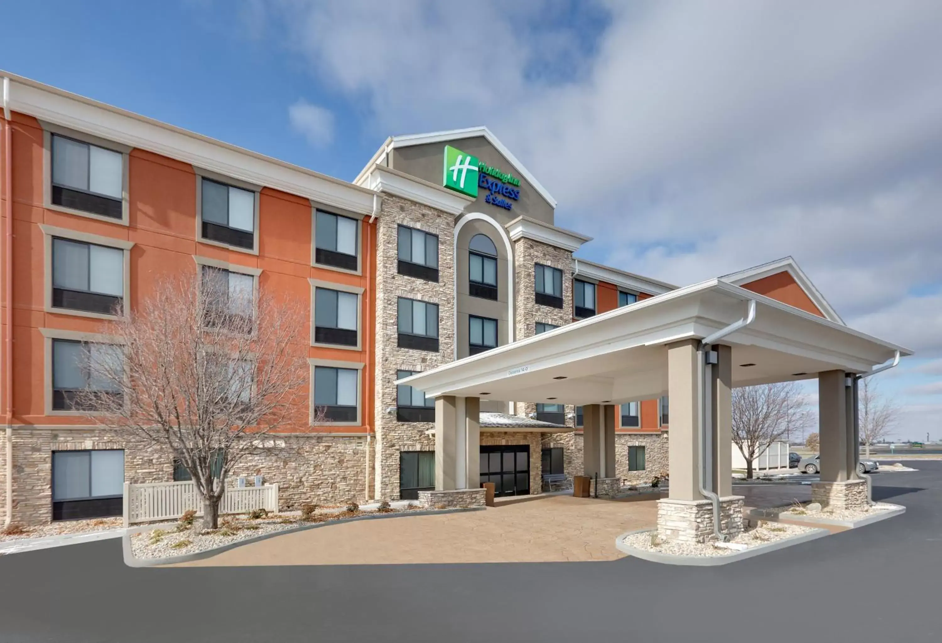 Property Building in Holiday Inn Express & Suites Mitchell, an IHG Hotel