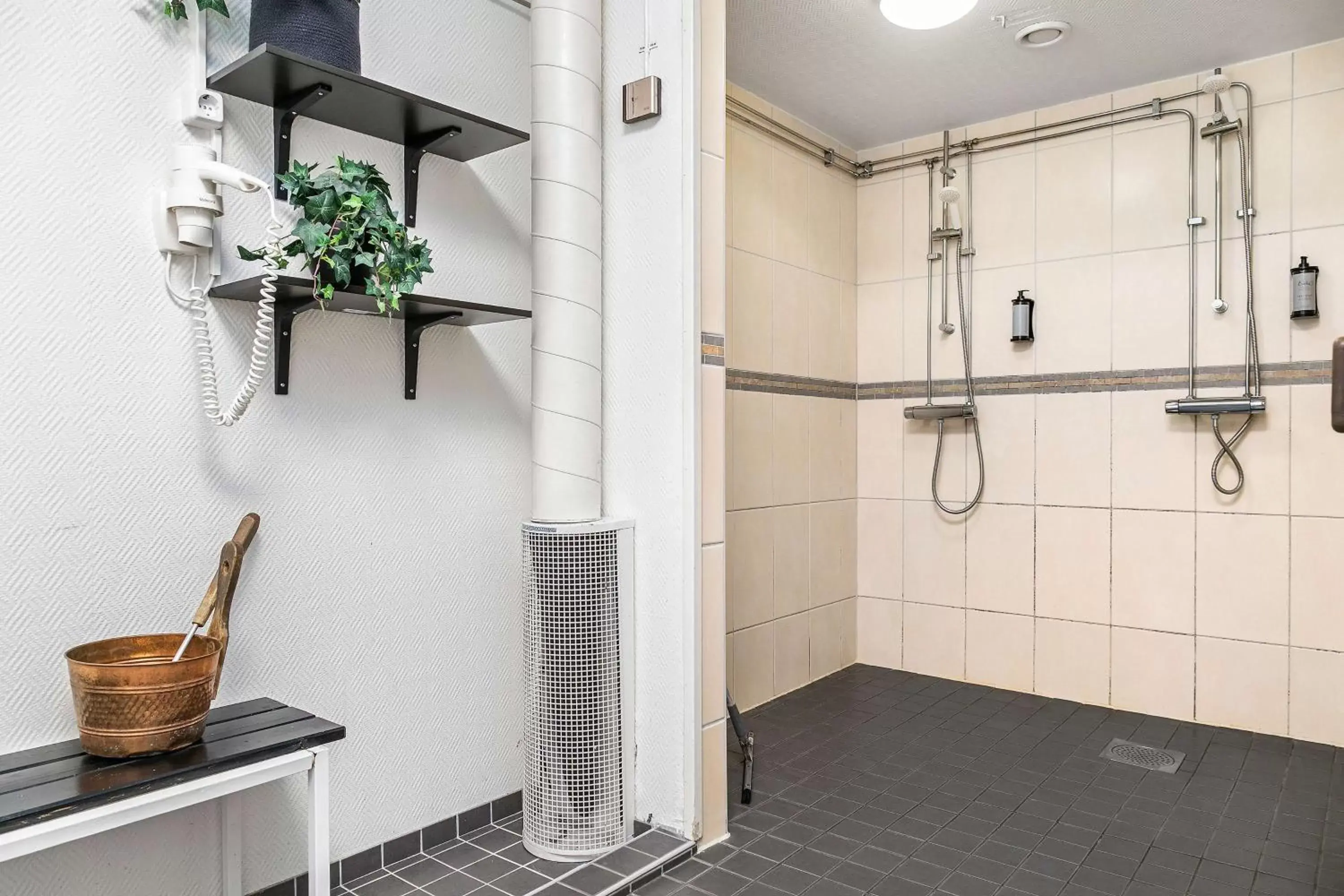 Property building in Best Western Ta Inn Hotel Property building in Best Western Ta Inn Hotel