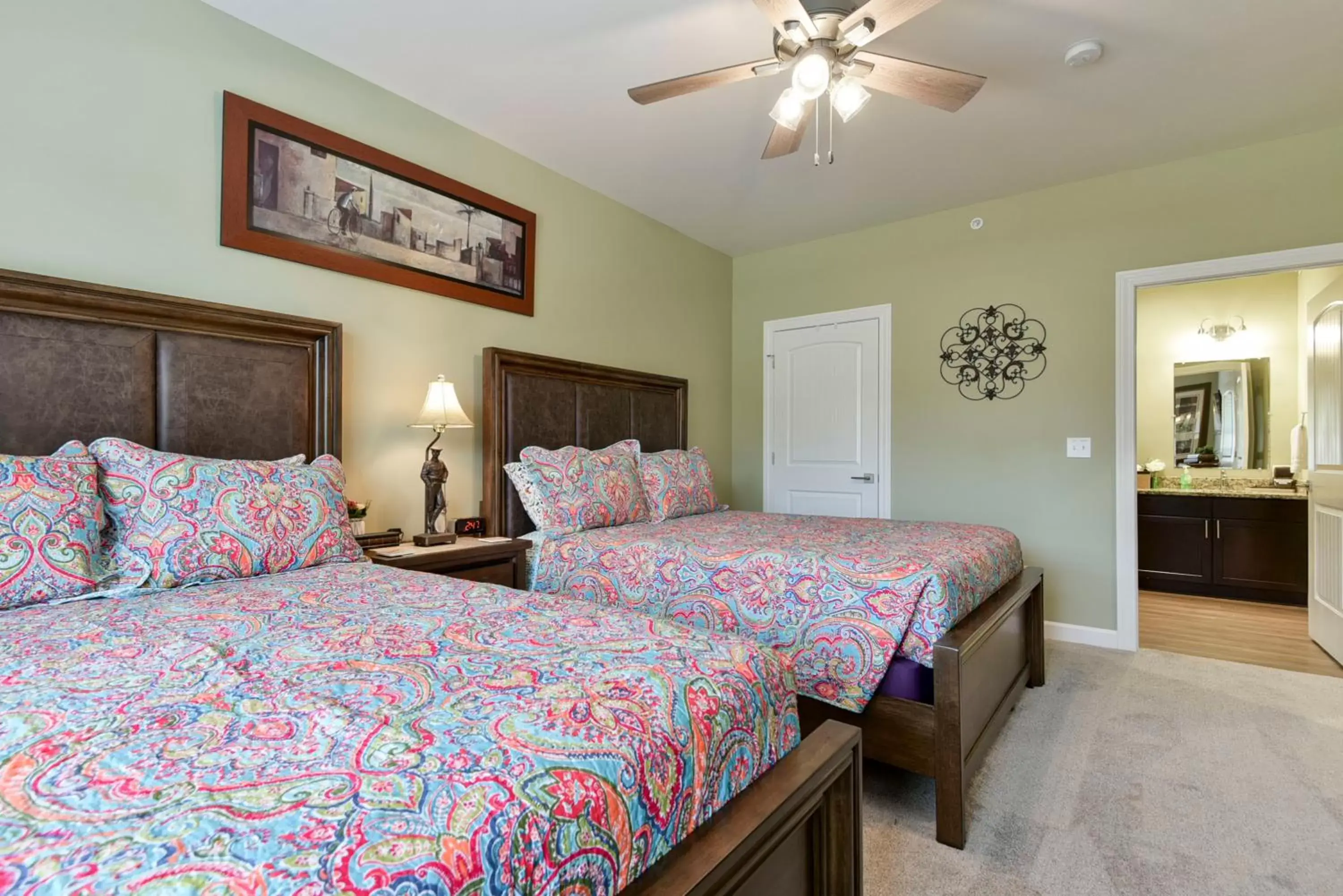Bed in Luxury Condos at Thousand Hills - Branson -Beautifully Remodeled