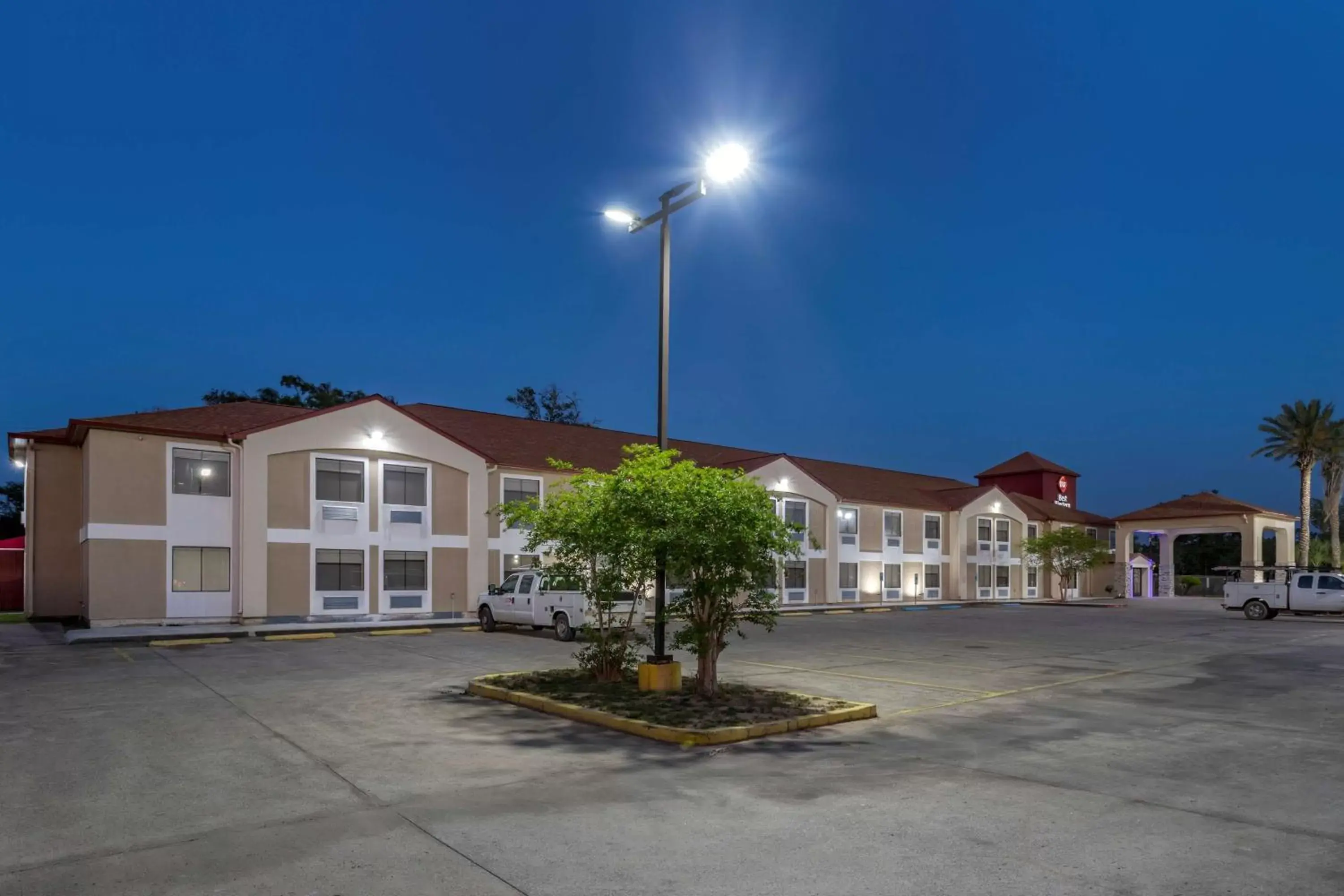 Property Building in Best Western Plus Orange County