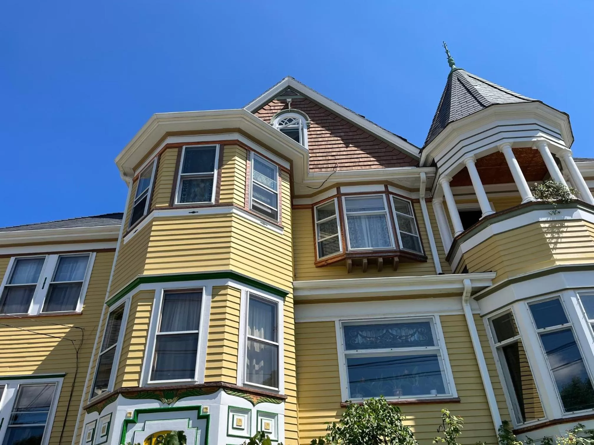 Property Building in Munroe Inn Boutique Hotel