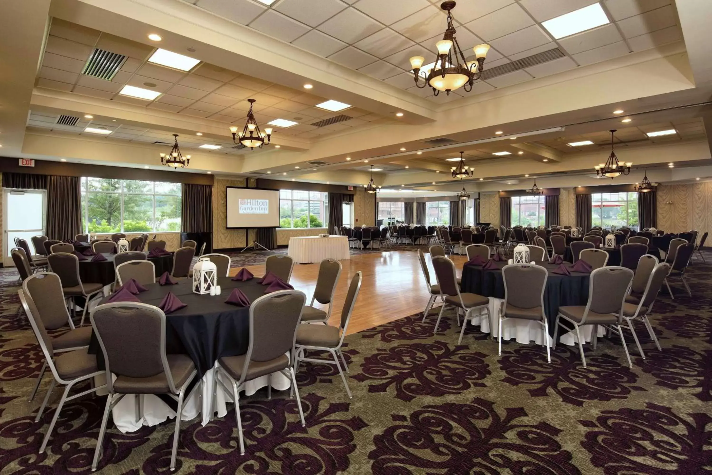 Meeting/conference room, Restaurant/Places to Eat in Hilton Garden Inn Auburn Riverwatch