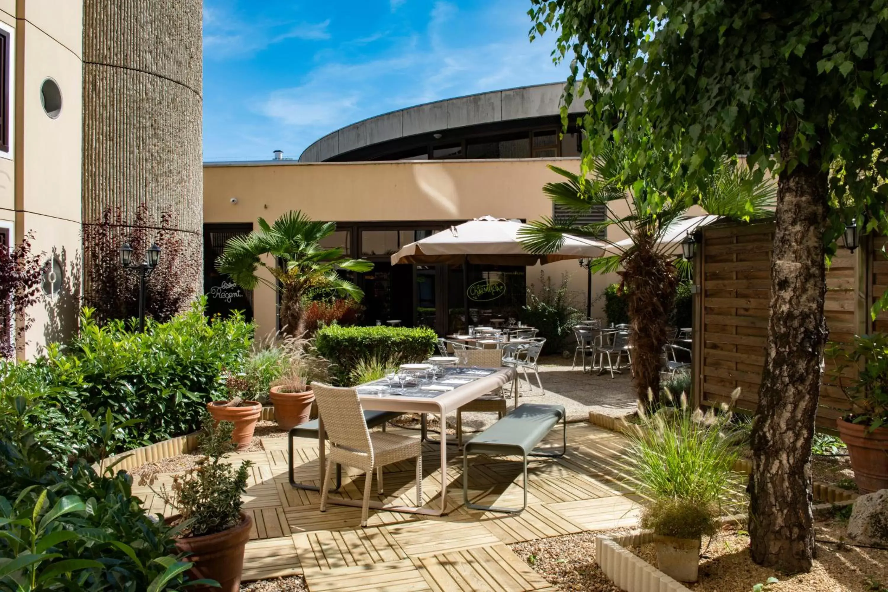 Patio in ibis Tours Centre Gare