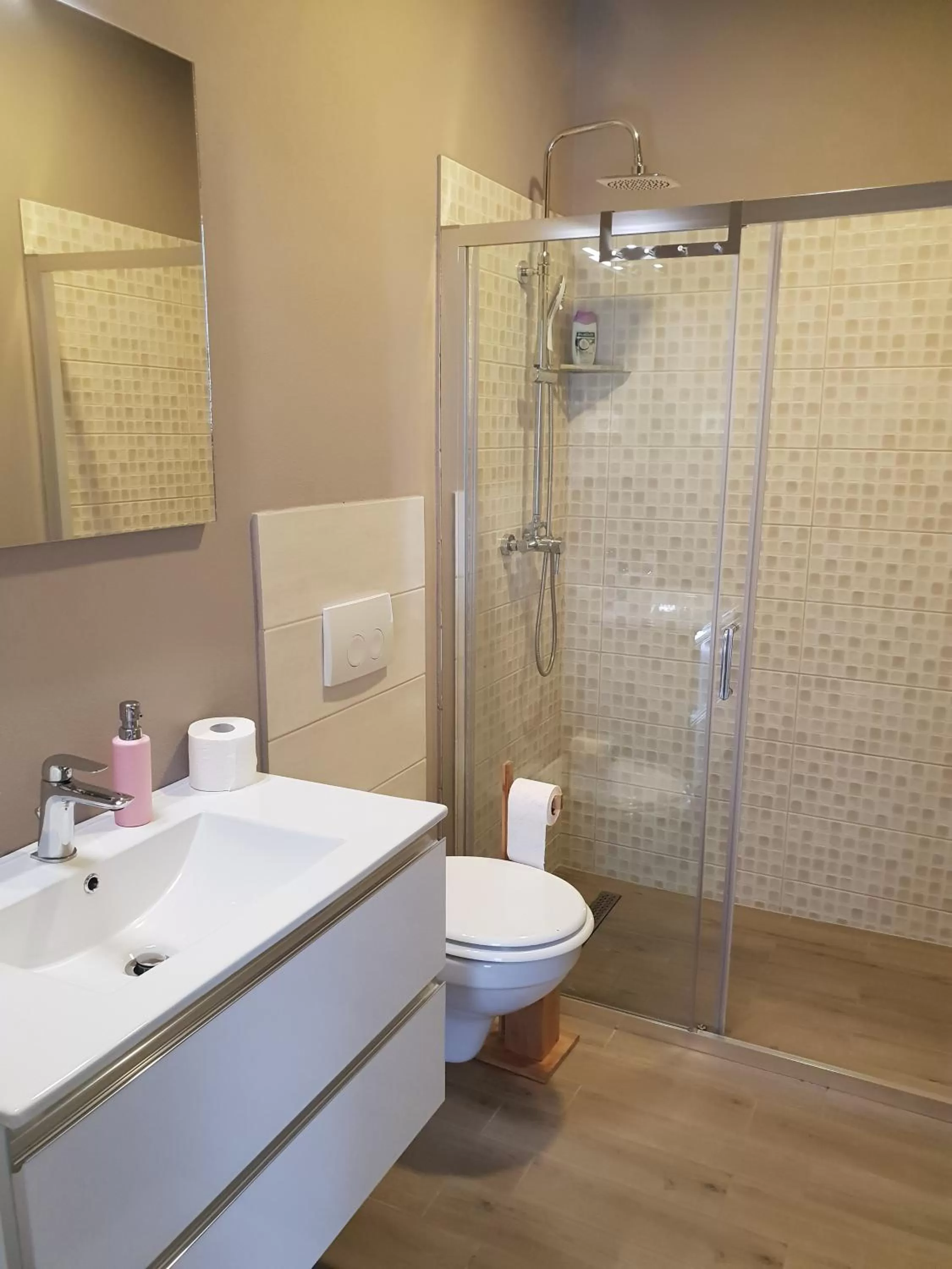 Shower in Resort Vidmar near Bled - rooms Vidmar