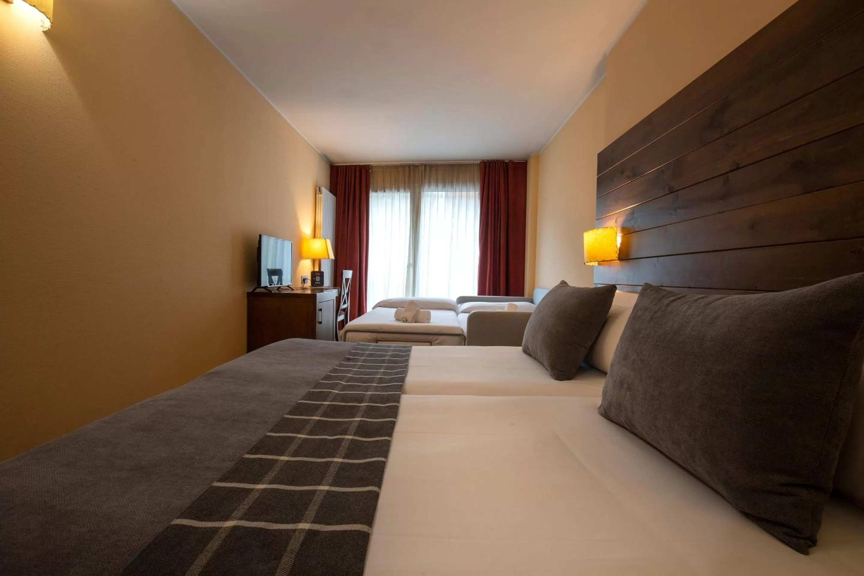 Photo of the whole room, Bed in Hotel Màgic Ski by Nexta