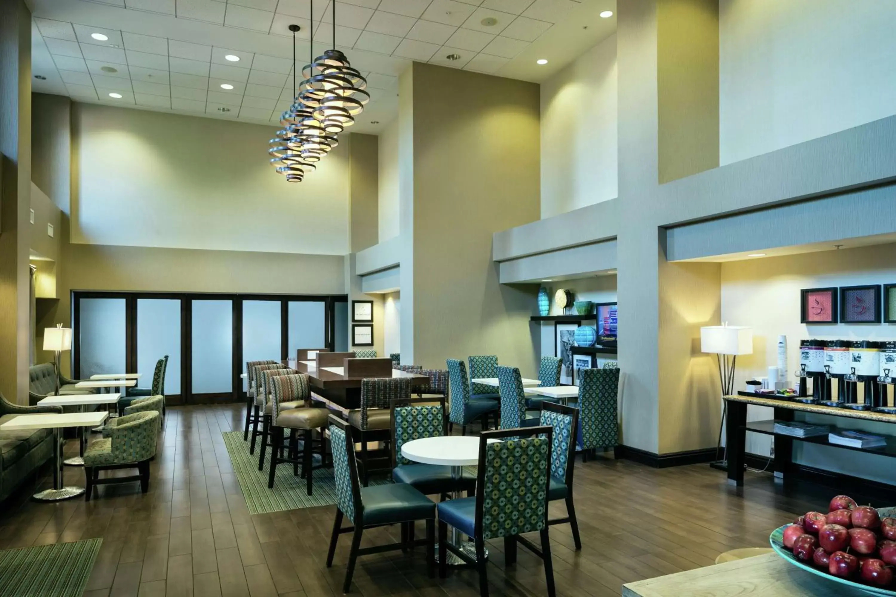 Dining area, Restaurant/Places to Eat in Hampton Inn & Suites Arroyo Grande