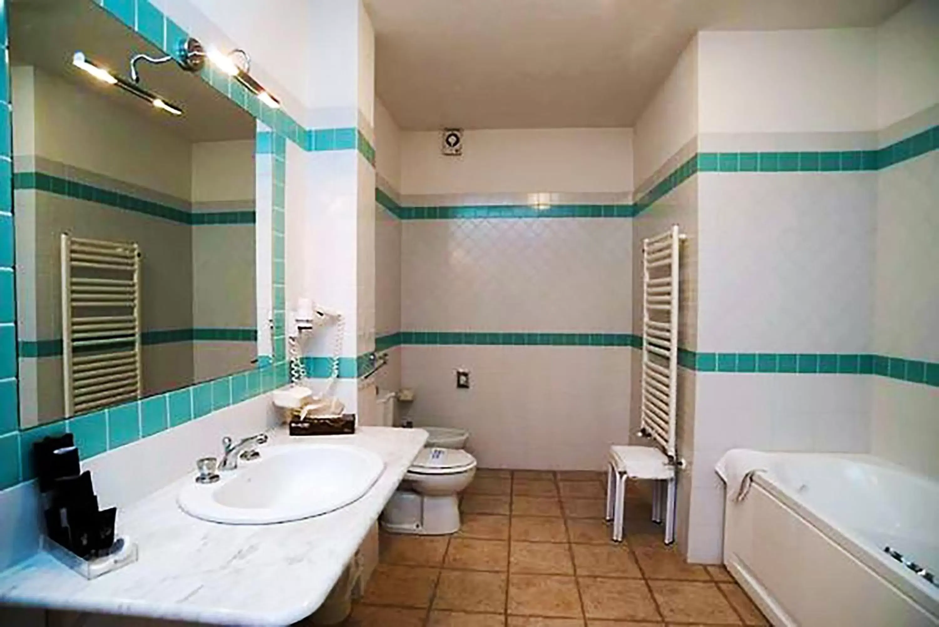 Hot Tub, Bathroom in Toscana Wellness Resort