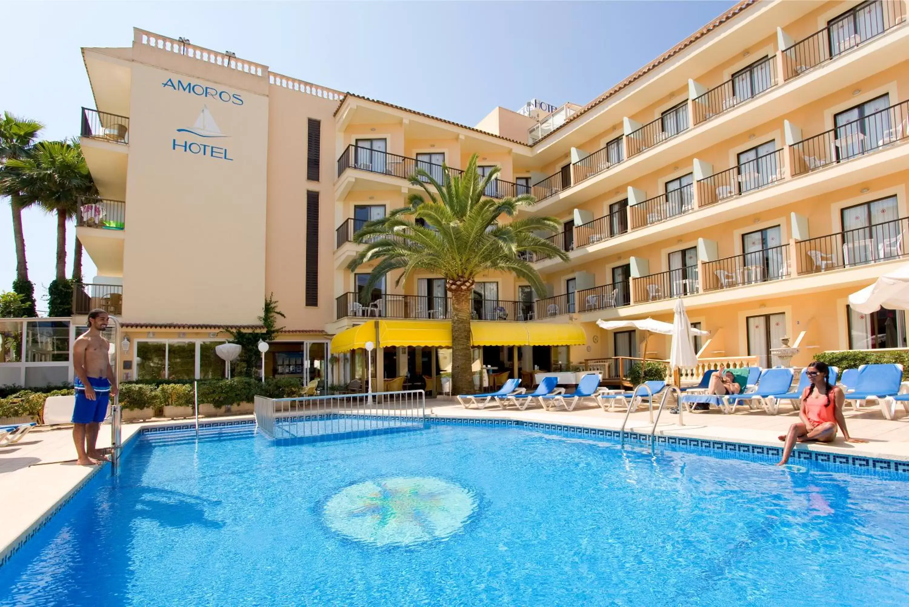 Swimming pool in Hotel Amoros