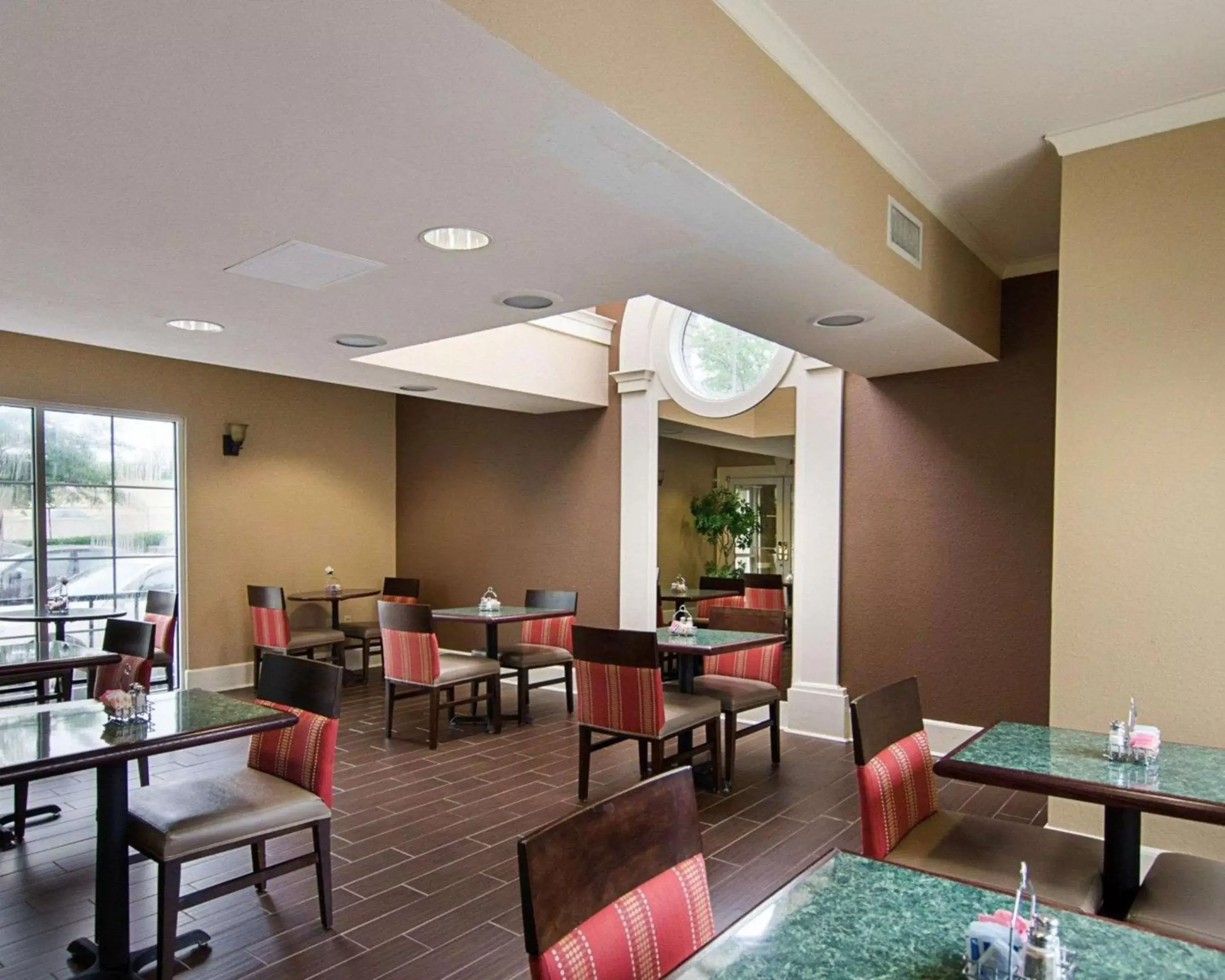 Restaurant/places to eat in Quality Inn & Suites Little Rock West Restaurant/places to eat in Quality Inn & Suites Little Rock West