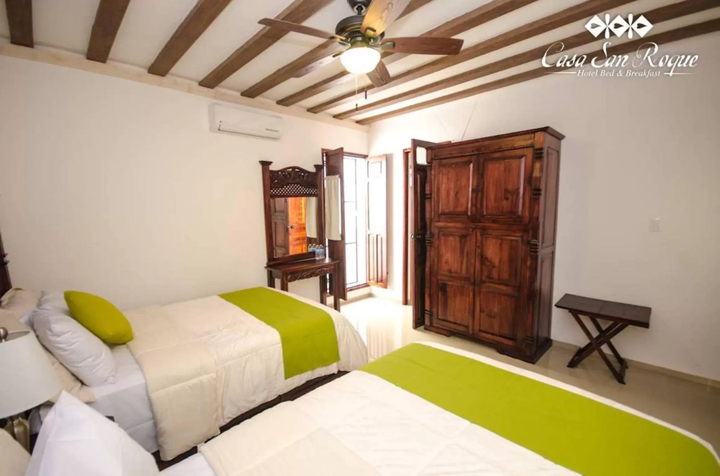 Photo of the whole room, Bed in Casa San Roque Valladolid