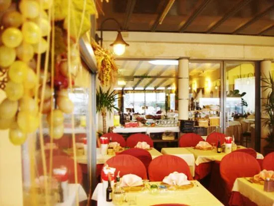 Restaurant/places to eat in Hotel Ristorante Miralago