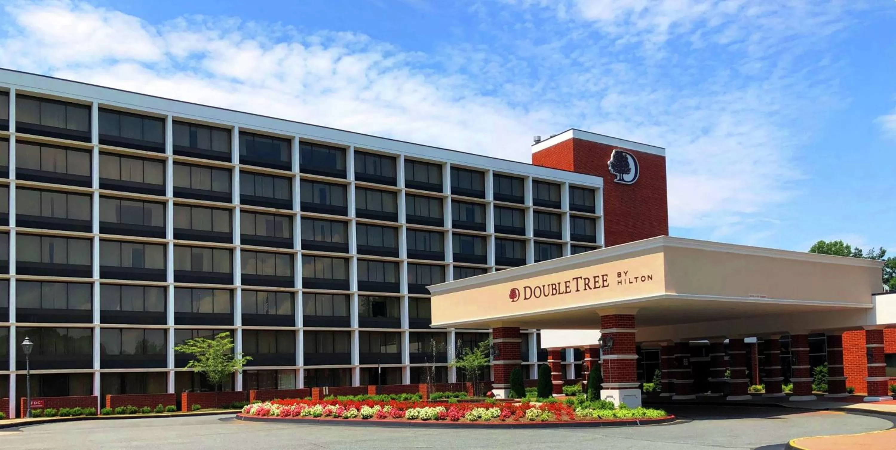 Property building in DoubleTree by Hilton Charlottesville