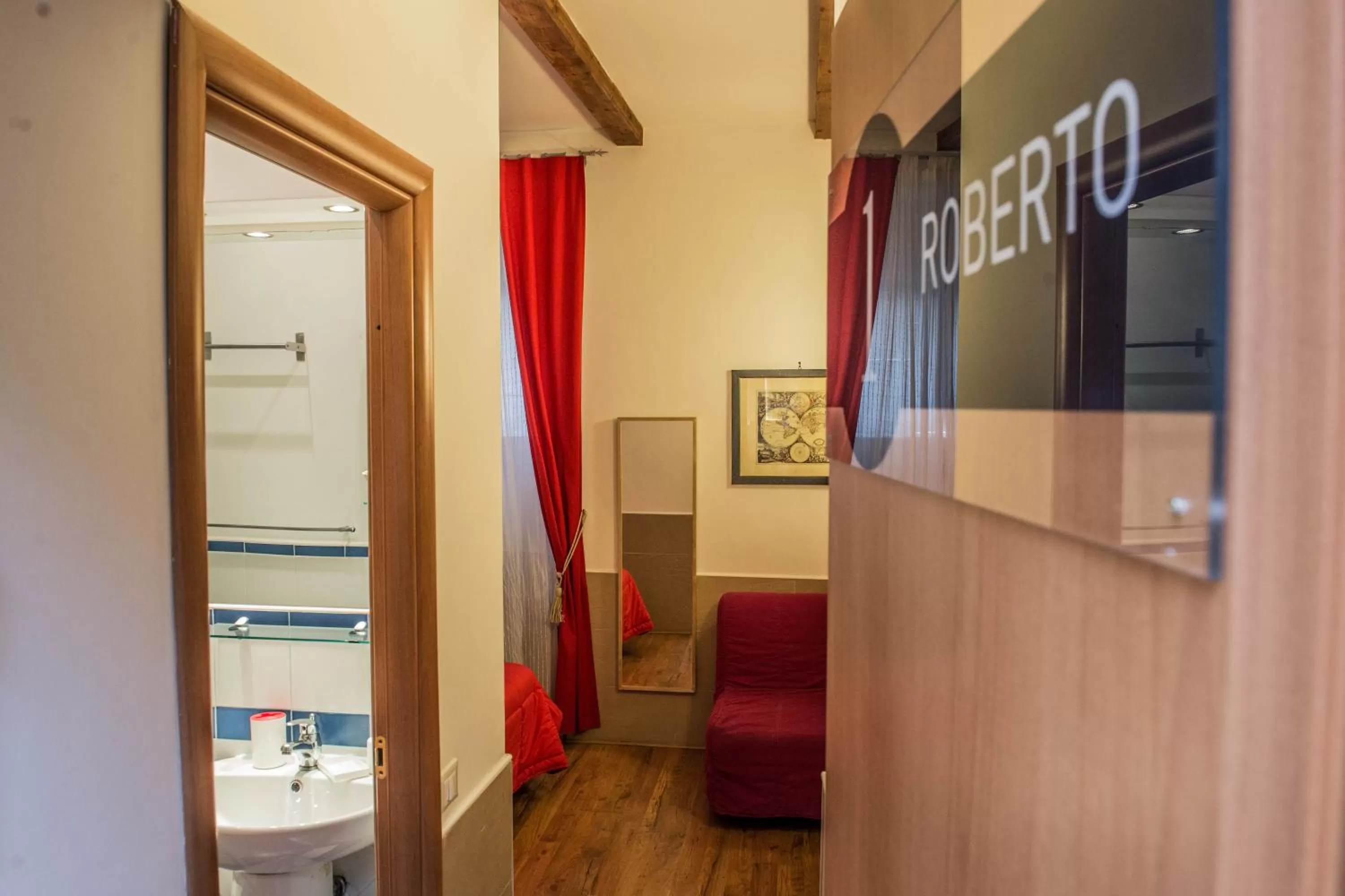 Photo of the whole room in San Peter Rome B&B