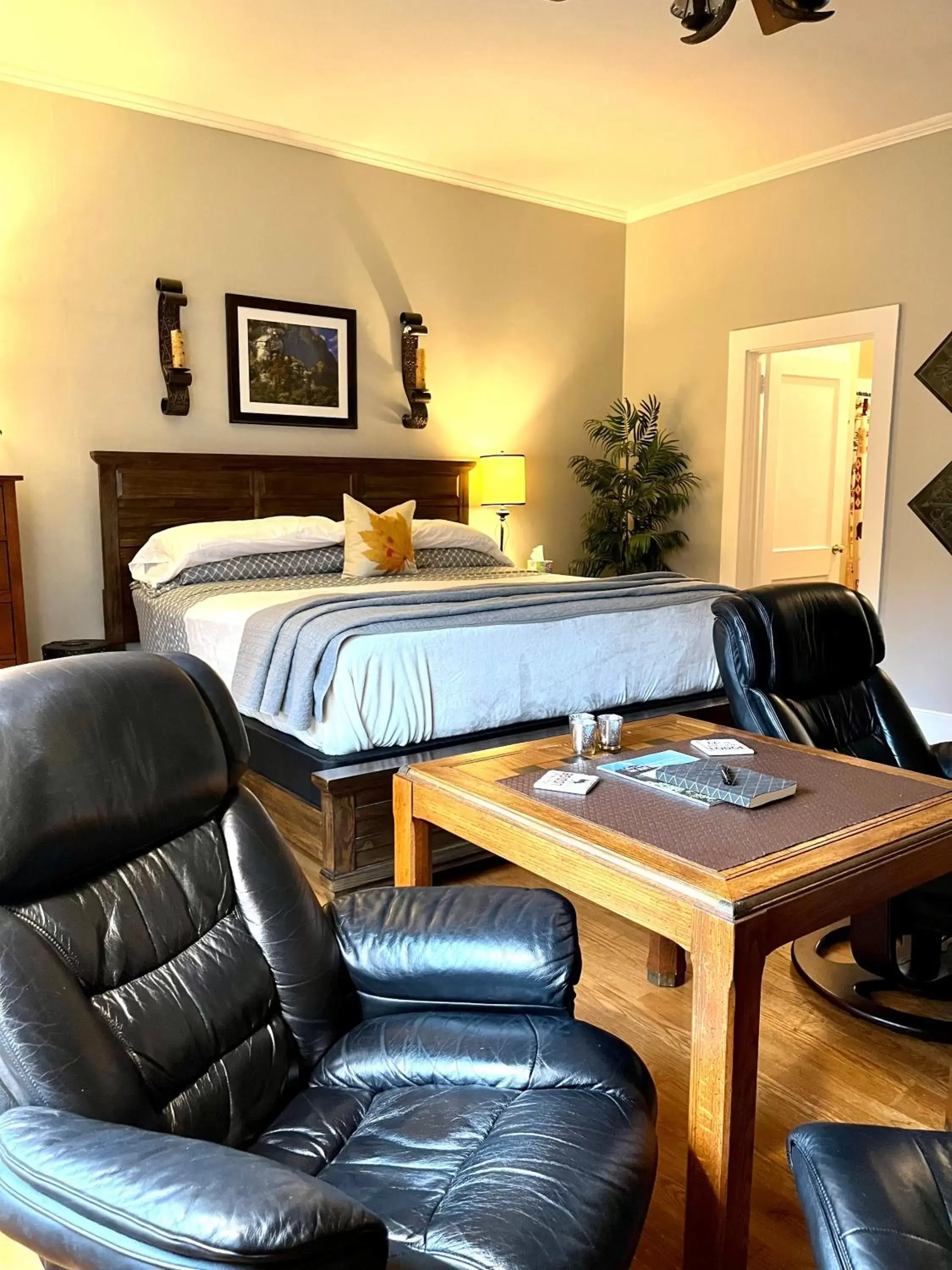 Superior King Suite - Pet Friendly in Grafton Lodge Superior King Suite - Pet Friendly in Grafton Lodge