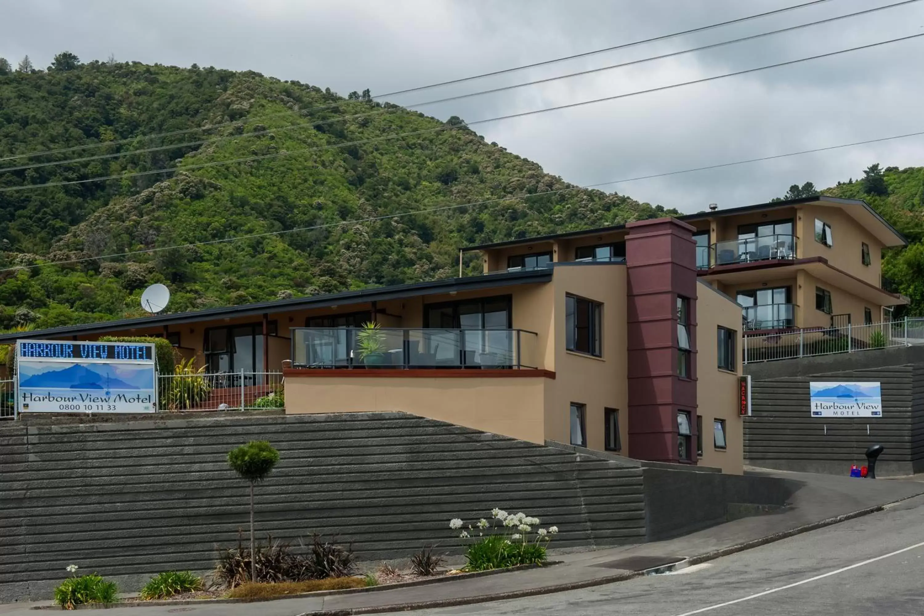 Facade/entrance, Property Building in Harbour View Motel