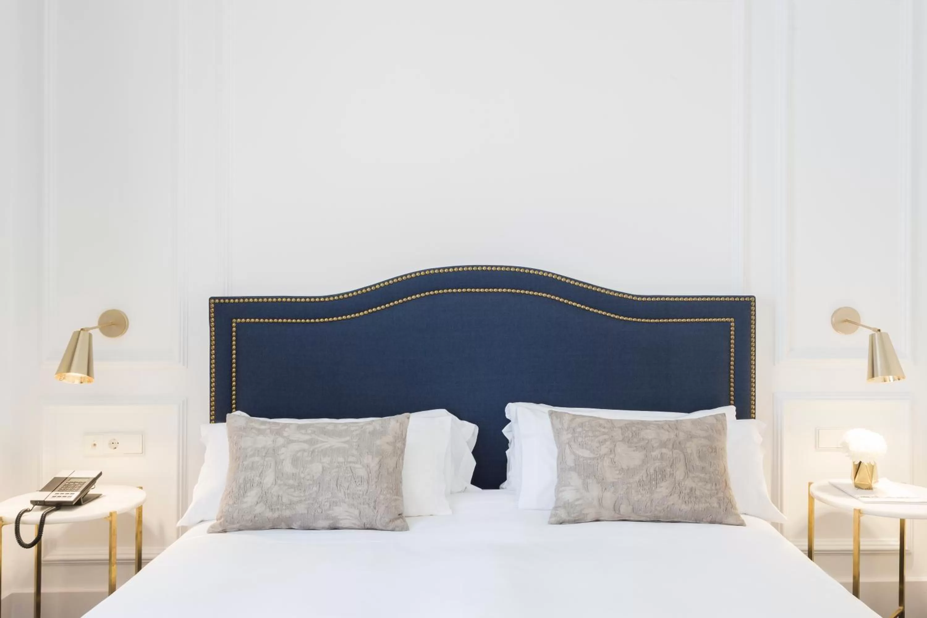 Bedroom, Bed in Hotel Midmost by Majestic Hotel Group