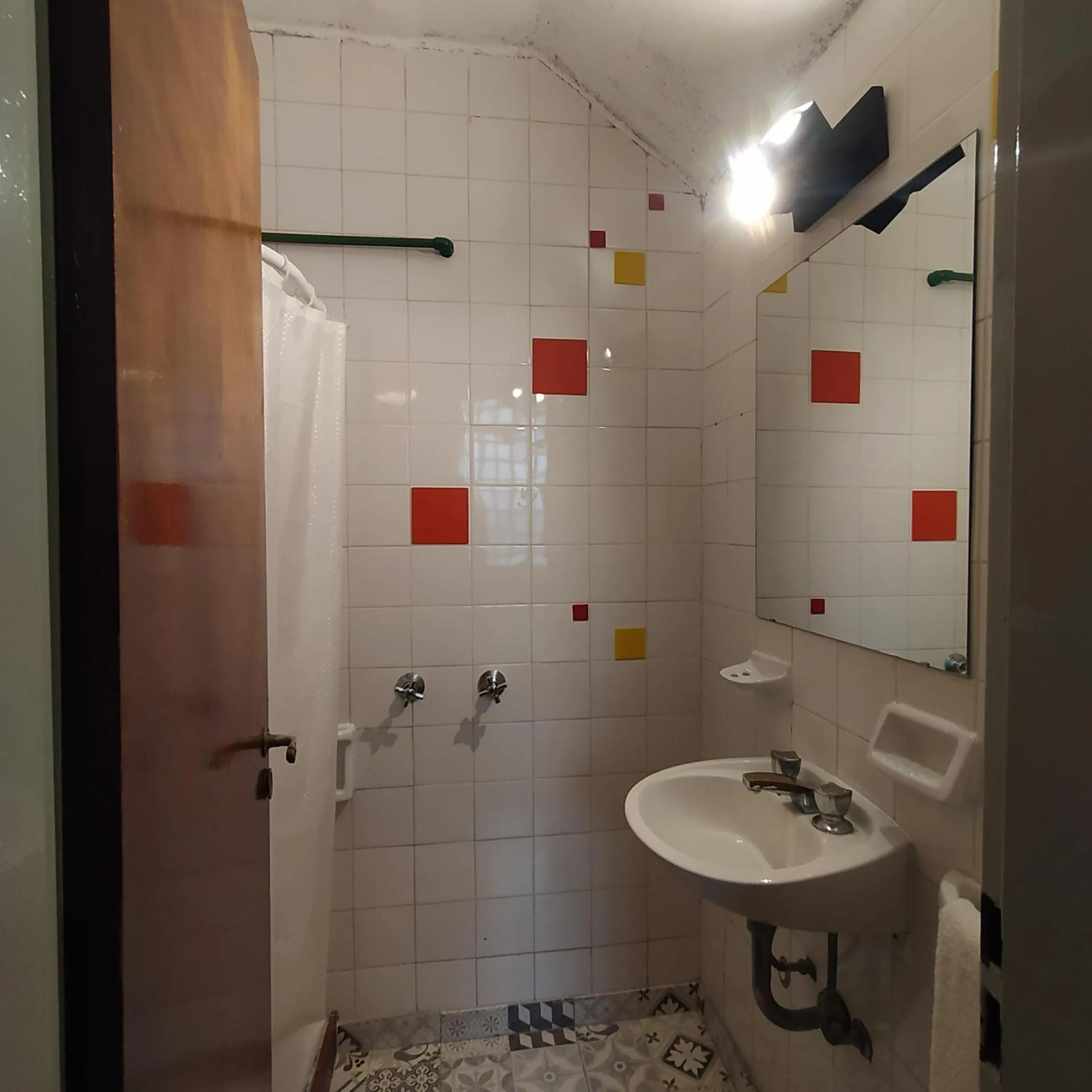 Bathroom in Play Hostel Arcos