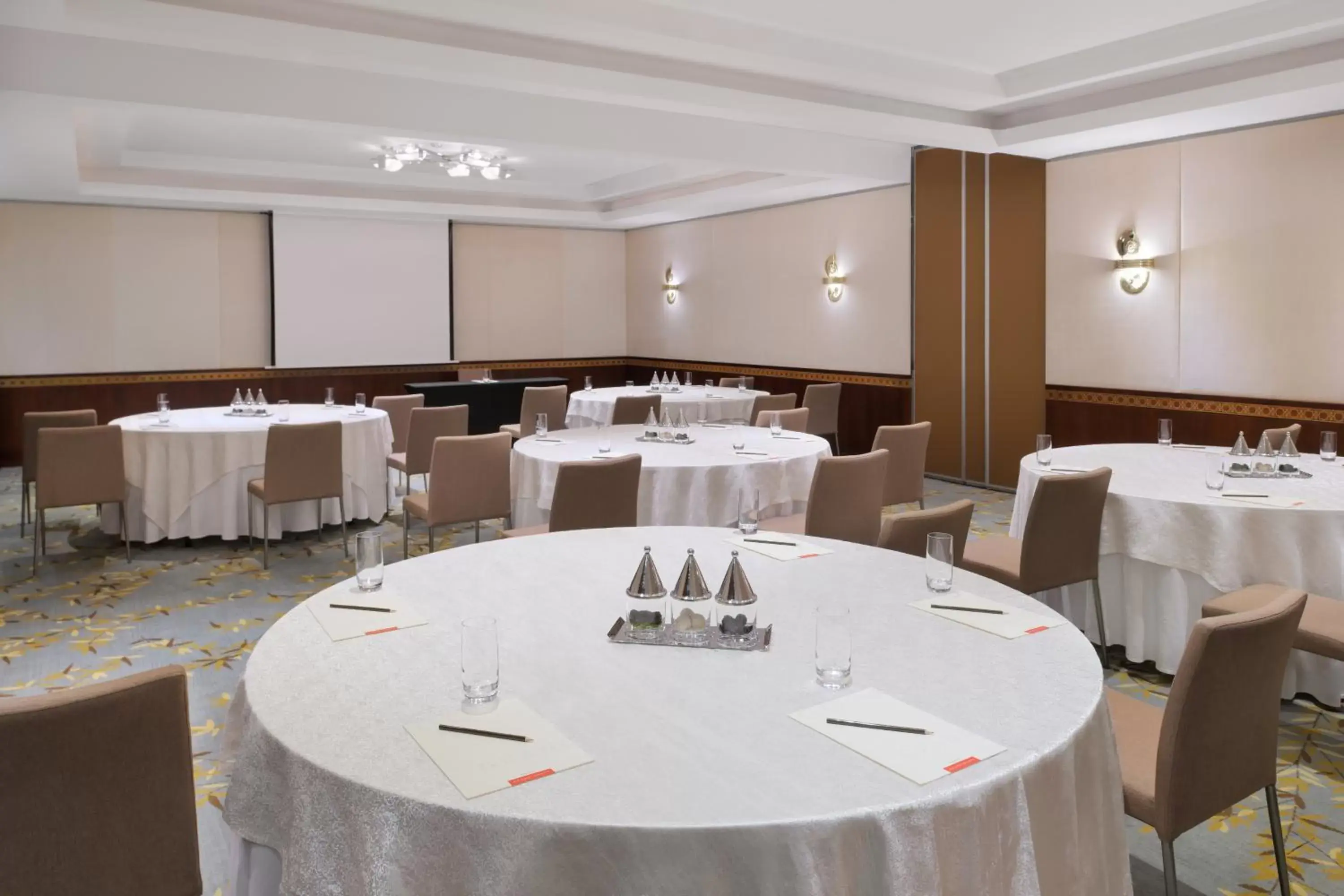 Meeting/conference room in Grand Hyatt Doha Hotel & Villas